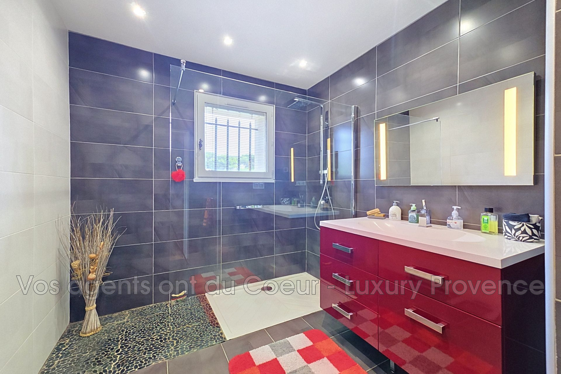 Photo 8 — LUXURY PROVENCE