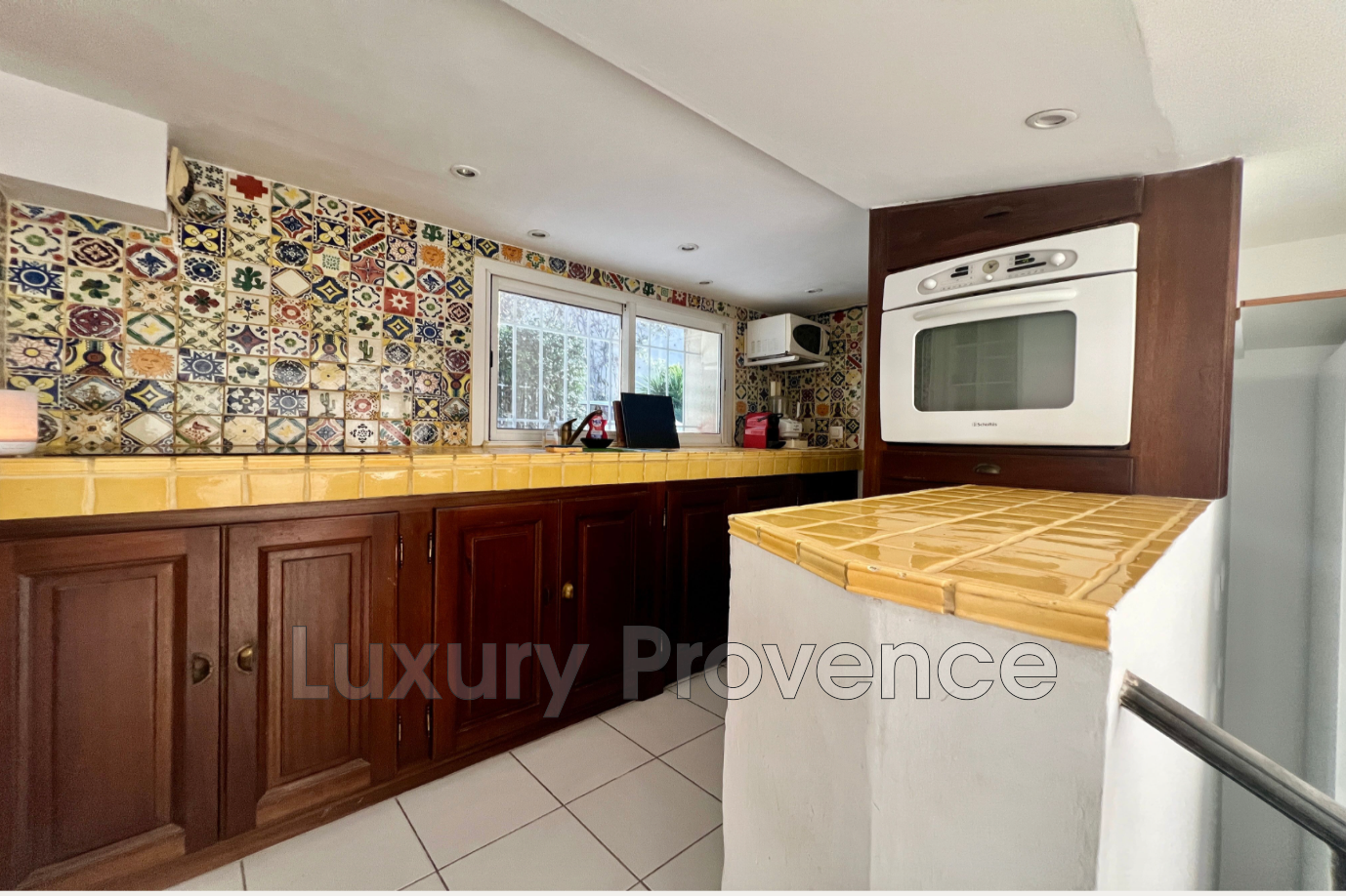 Photo 3 — LUXURY PROVENCE