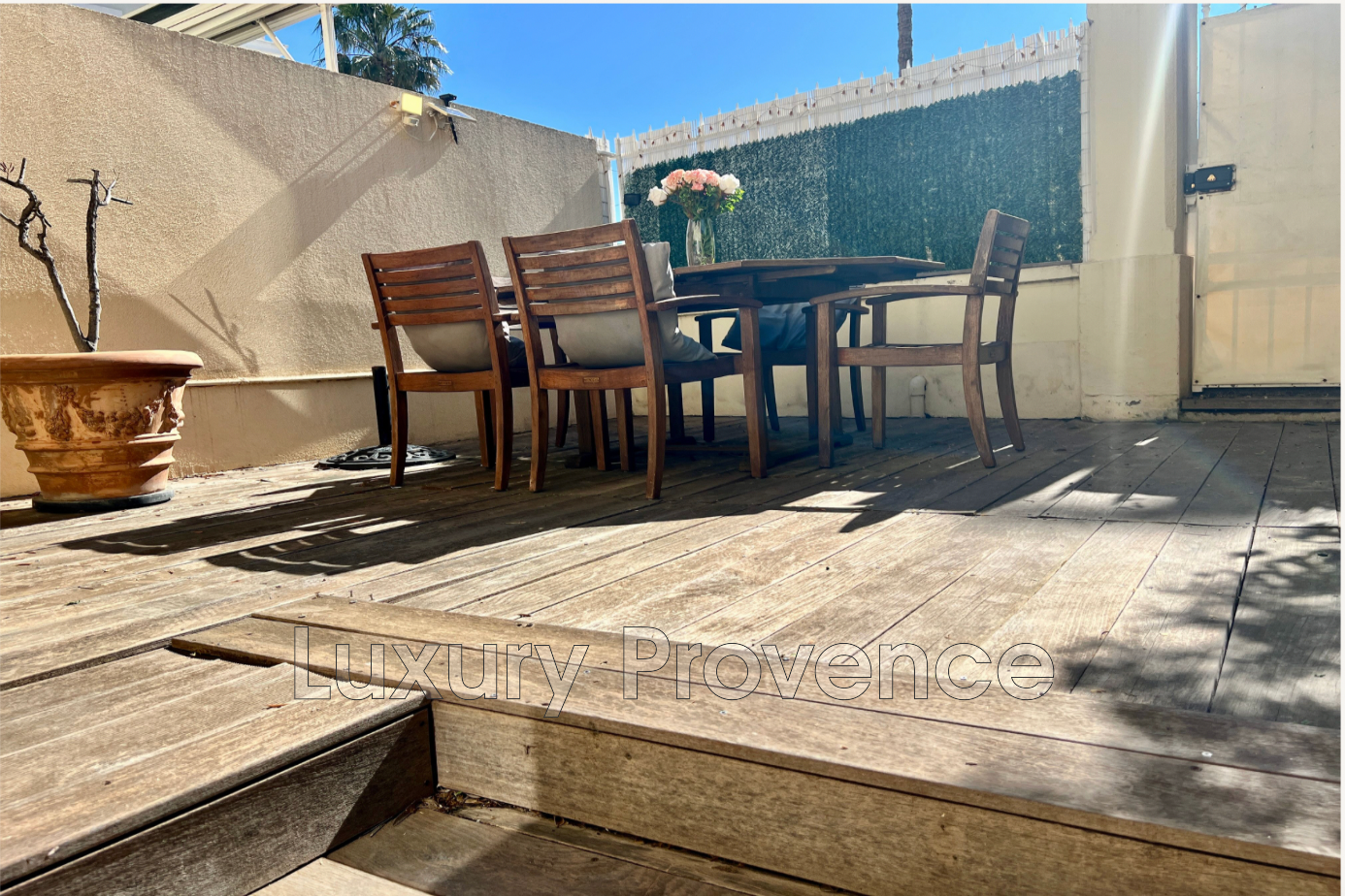 Photo 5 — LUXURY PROVENCE