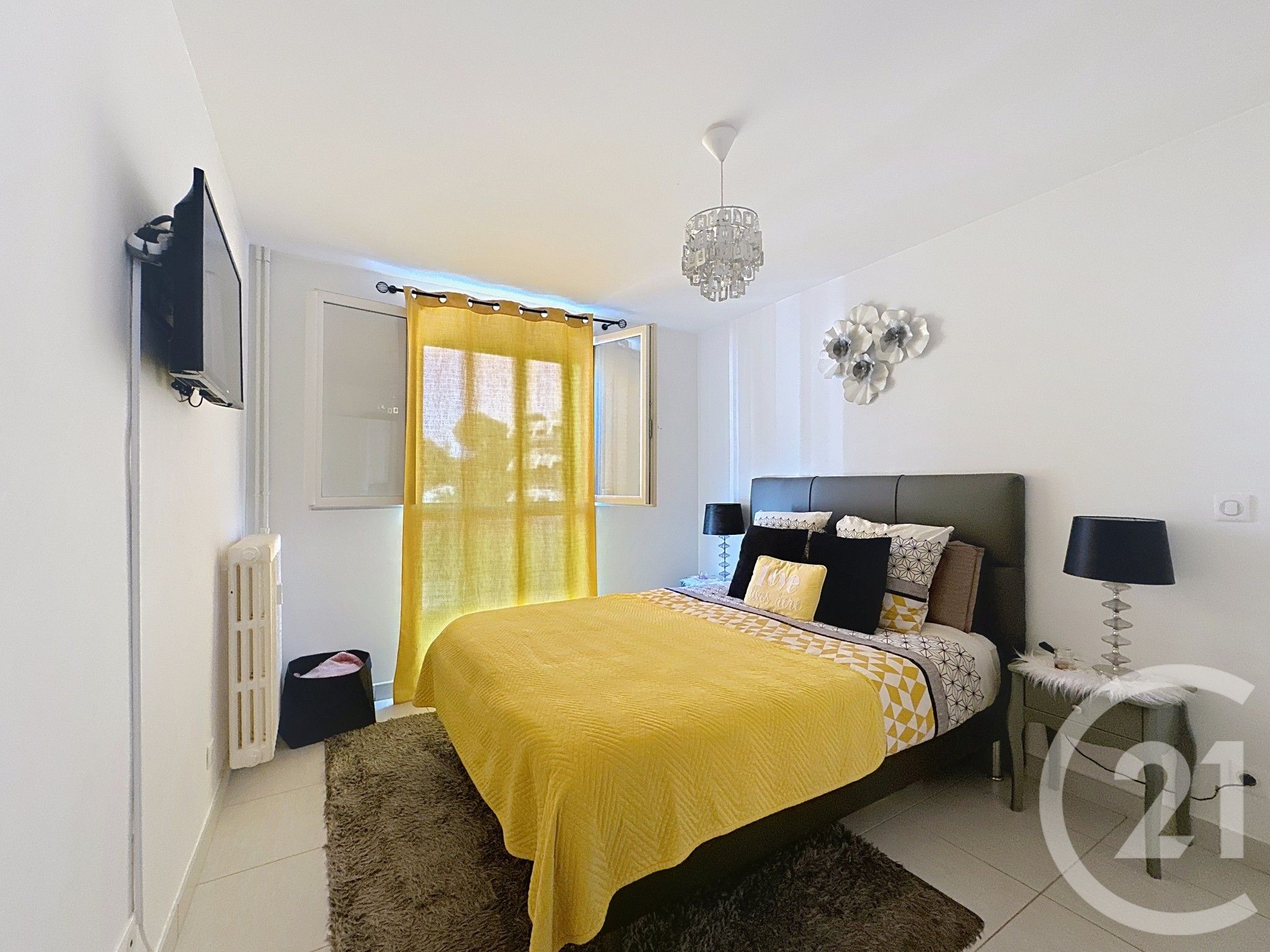 Photo 5 — Century 21 Eurogestrim
