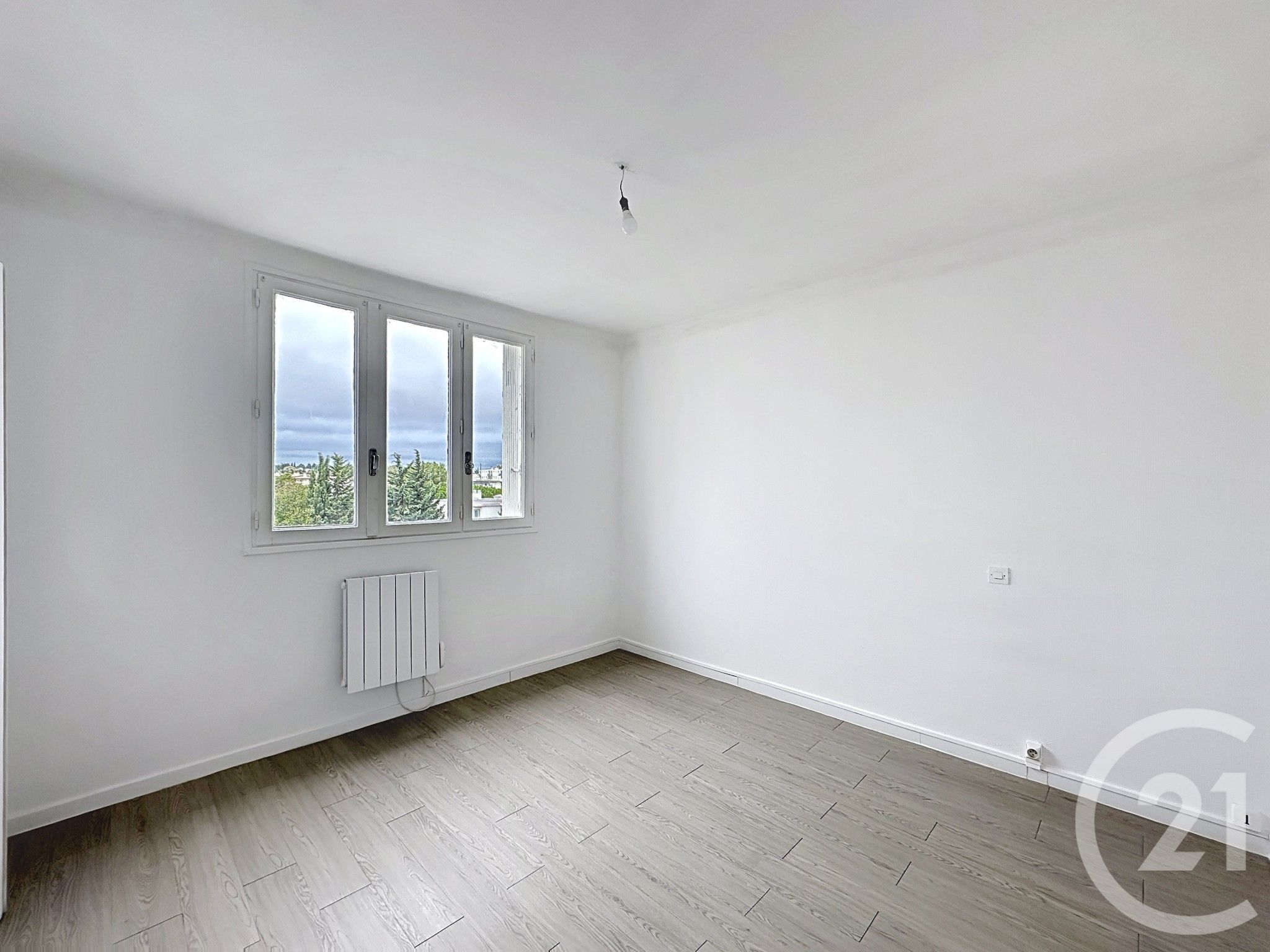 Photo 3 — Century 21 Eurogestrim