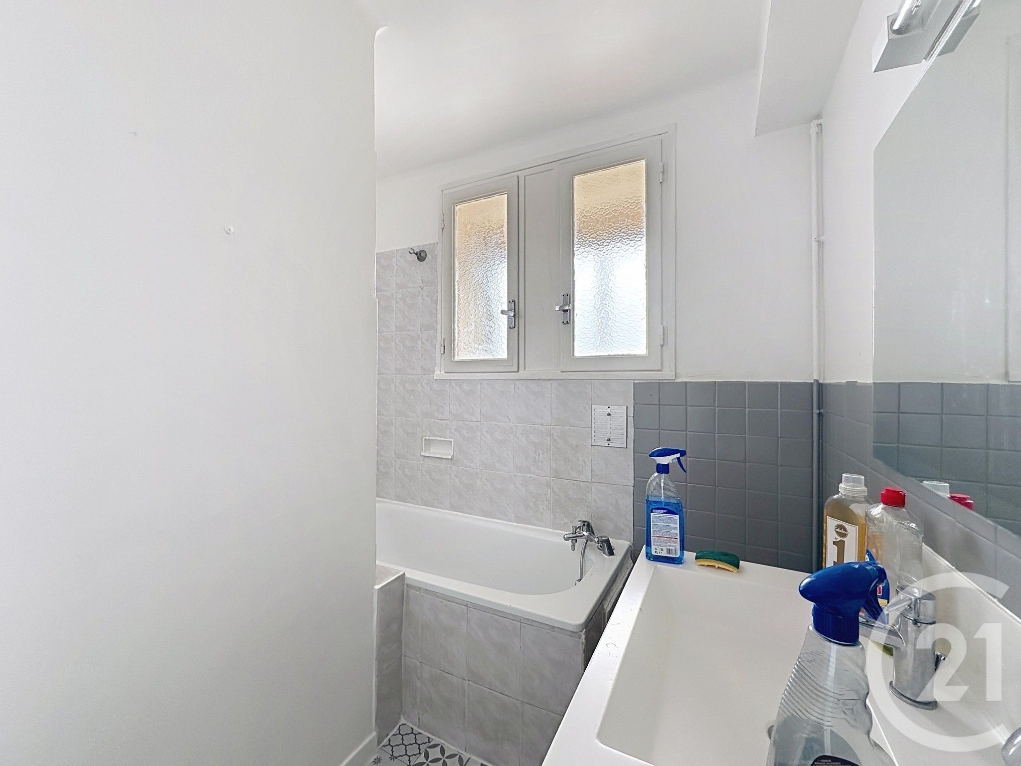 Photo 5 — Century 21 Eurogestrim