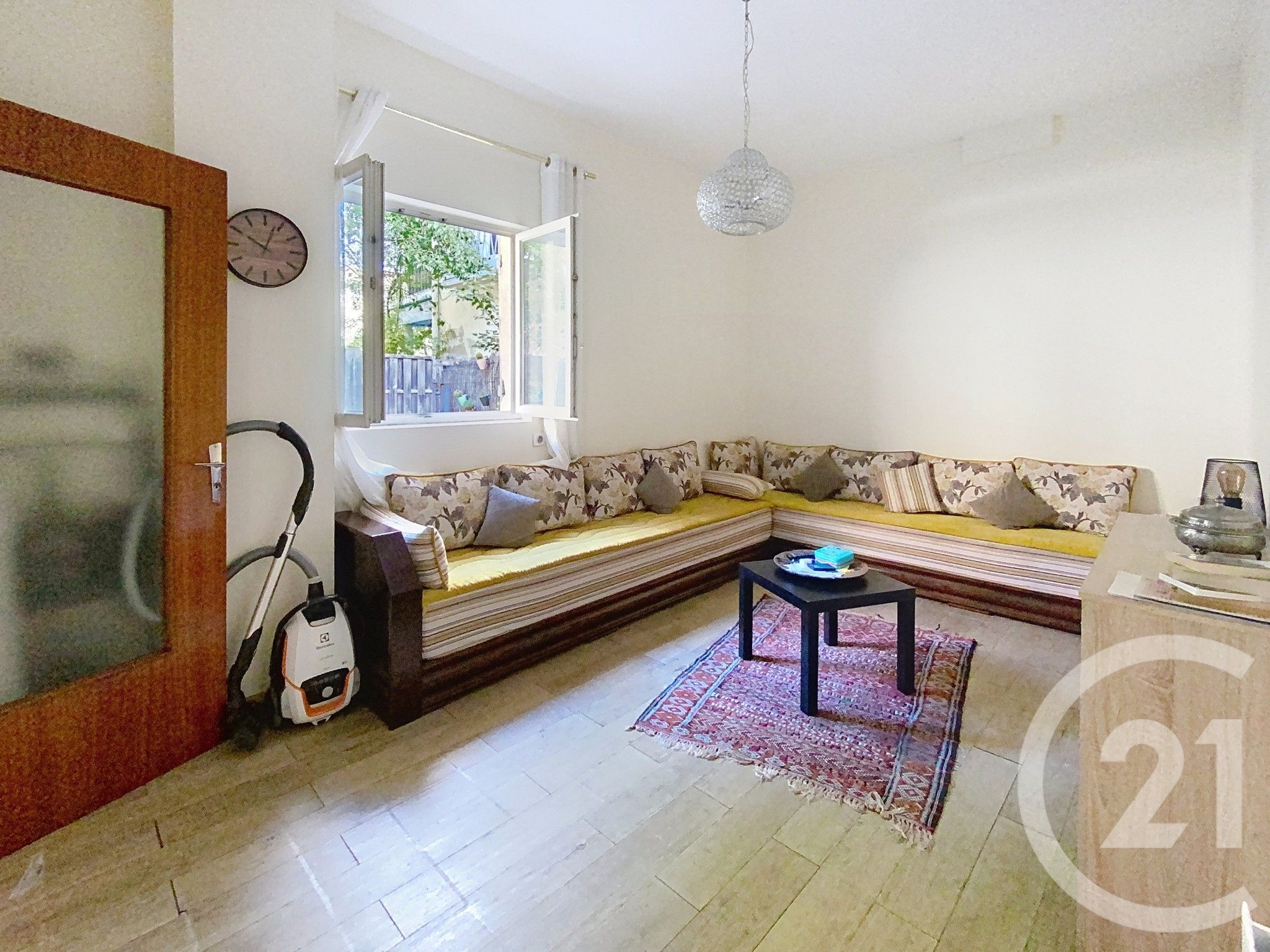 Photo 2 — Century 21 Eurogestrim
