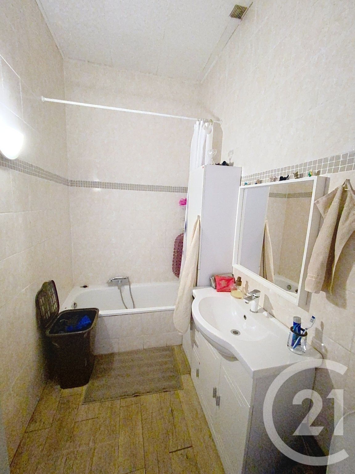 Photo 12 — Century 21 Eurogestrim