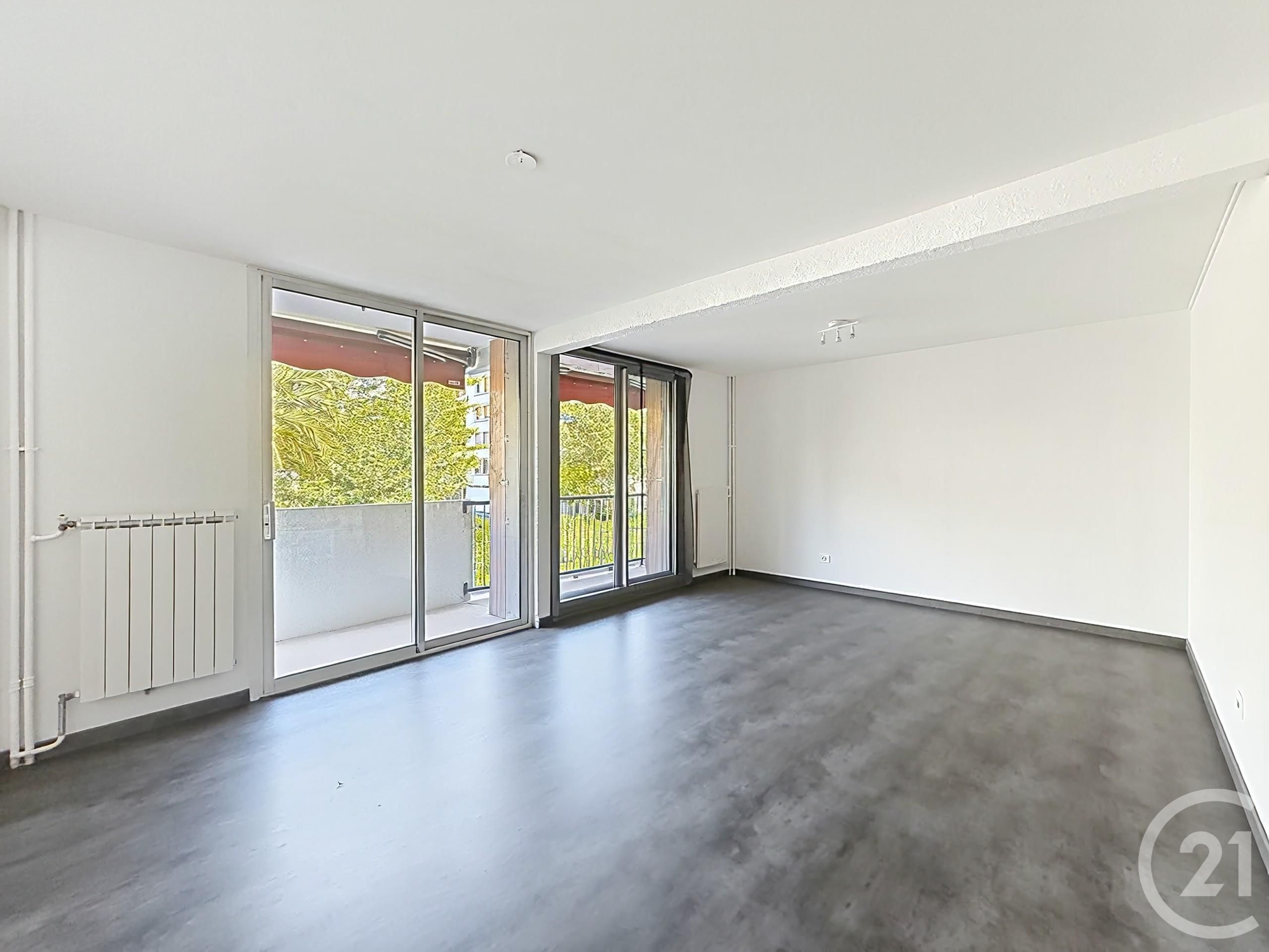 Photo 2 — Century 21 Eurogestrim