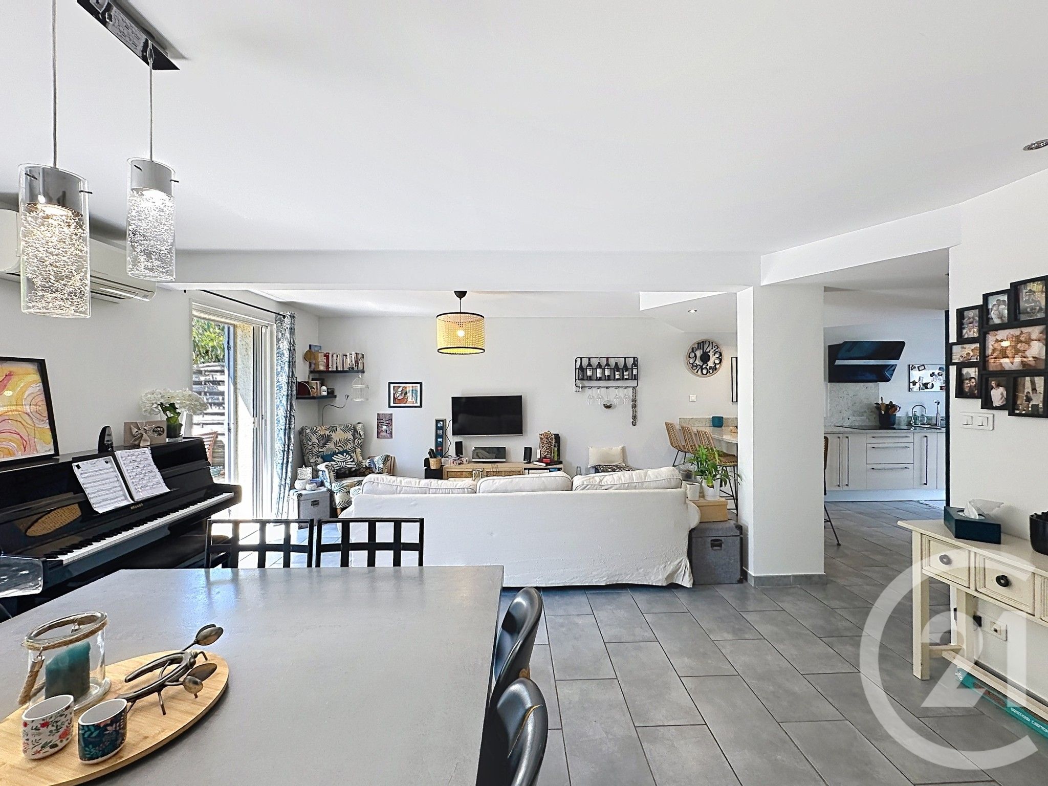 Photo 2 — Century 21 Eurogestrim
