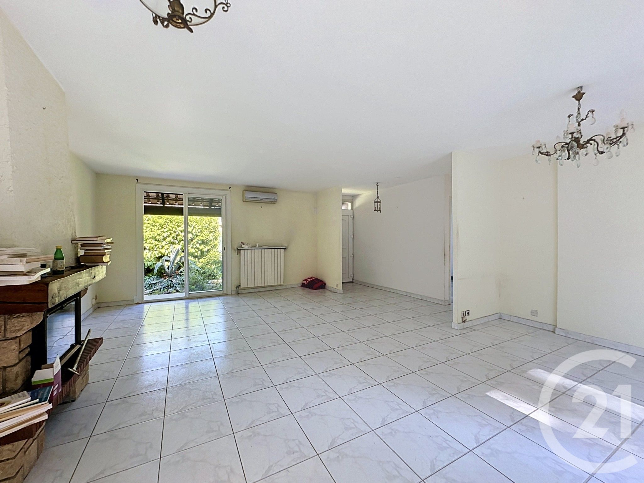 Photo 3 — Century 21 Eurogestrim