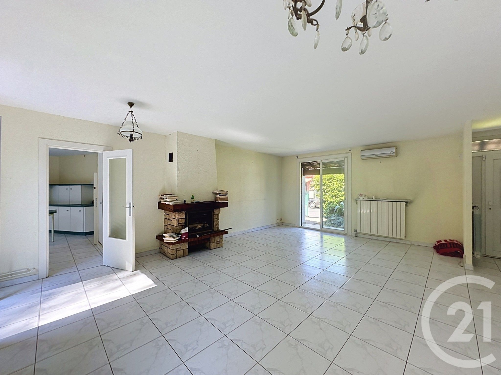 Photo 2 — Century 21 Eurogestrim