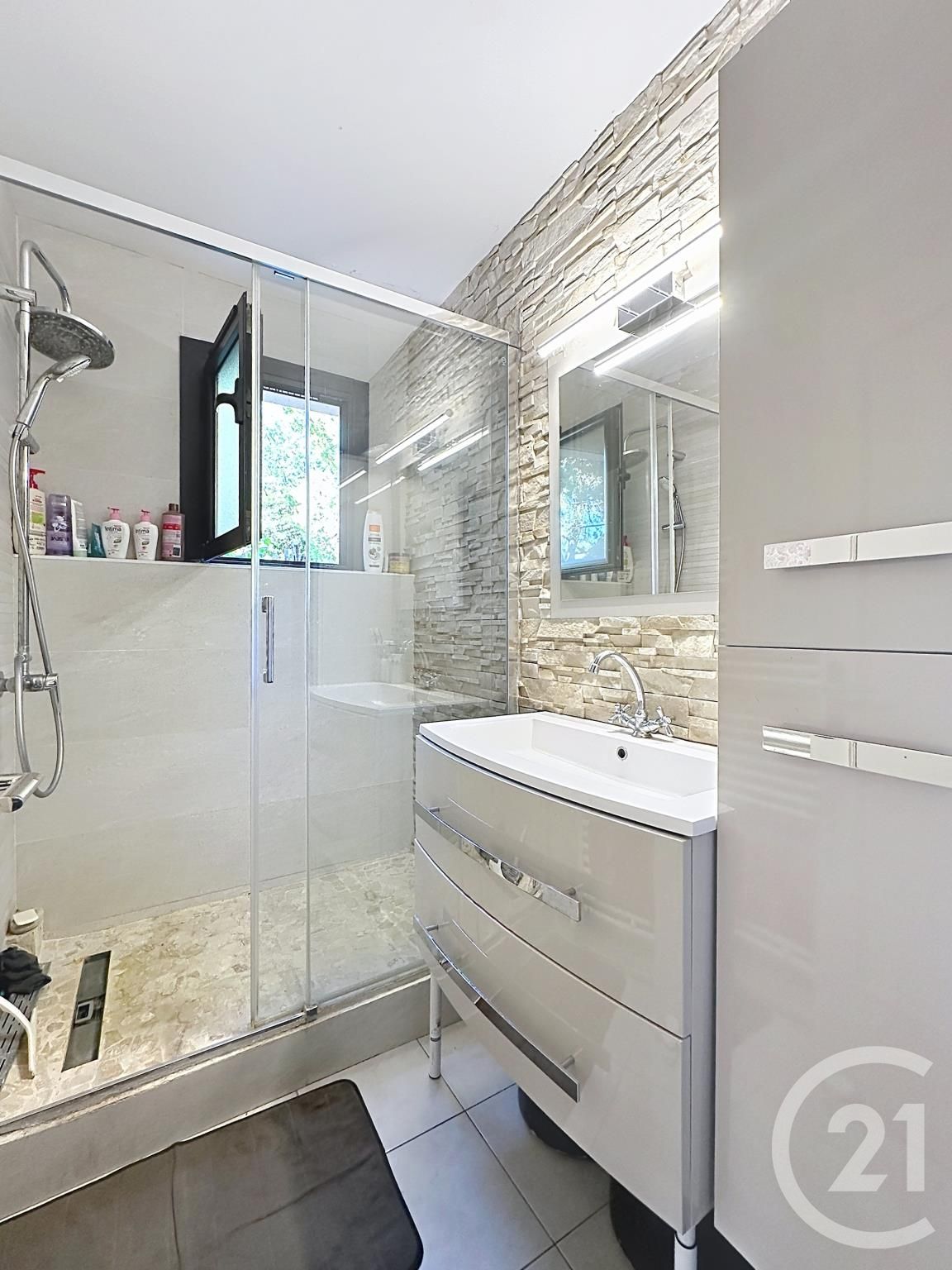Photo 7 — Century 21 Eurogestrim