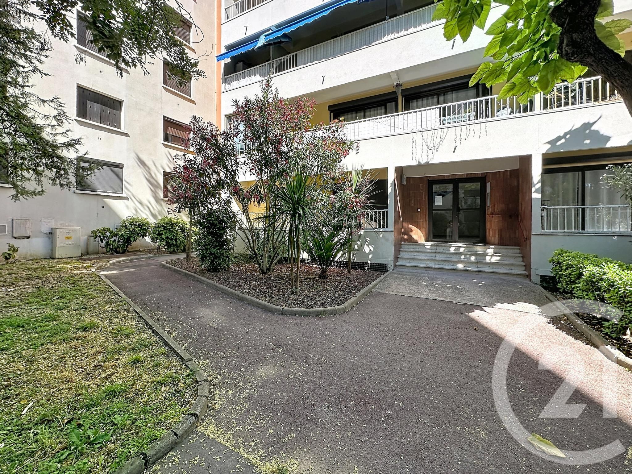 Photo 10 — Century 21 Eurogestrim