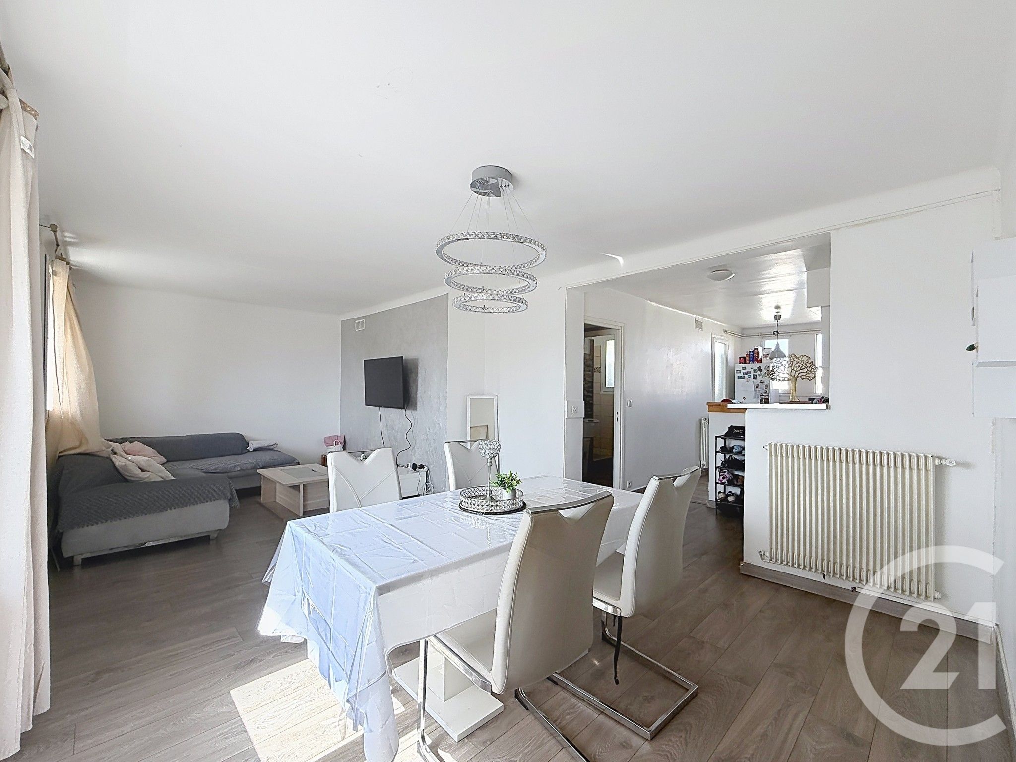 Photo 2 — Century 21 Eurogestrim