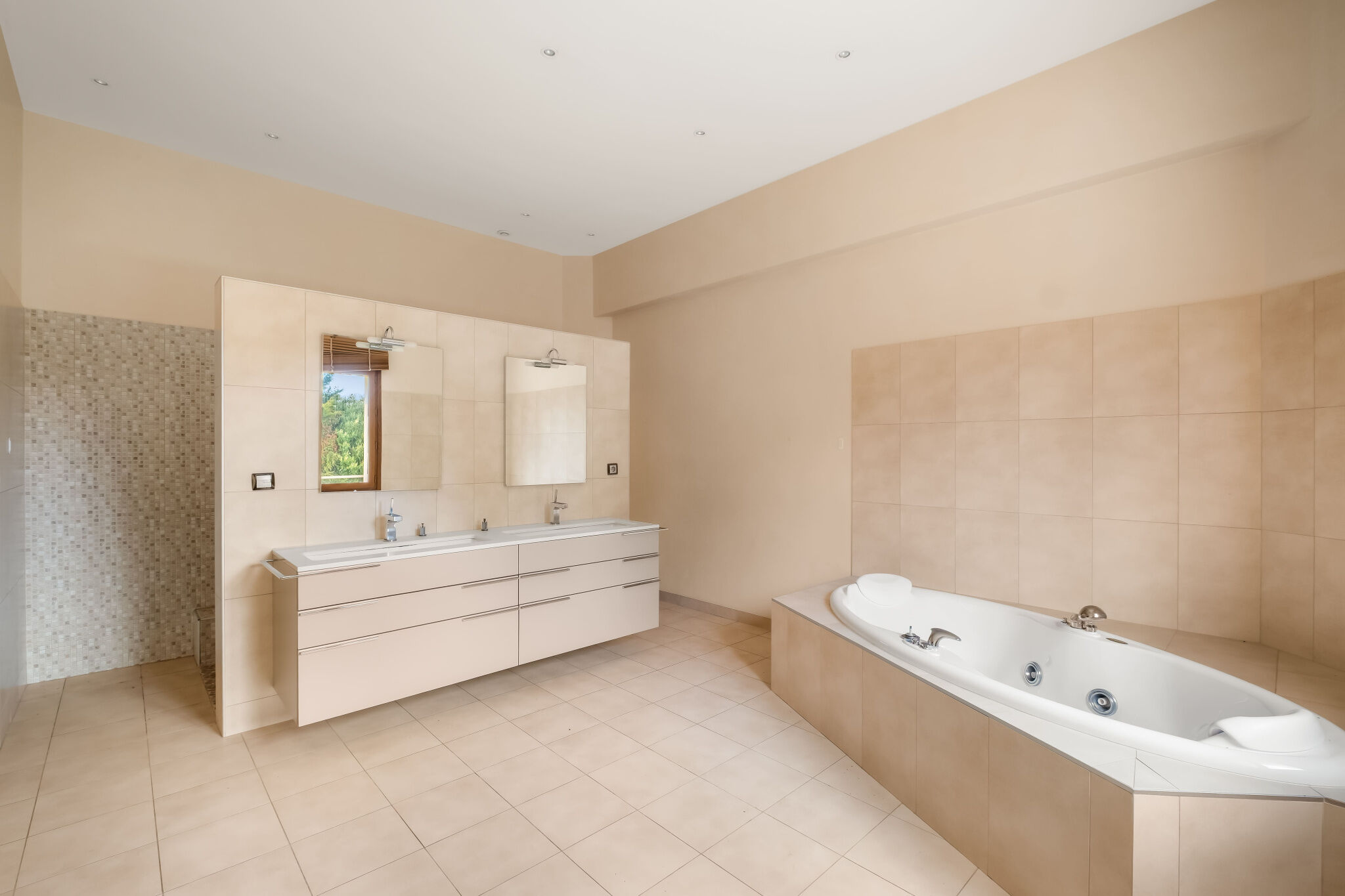 Photo 15 — JUNE IMMOBILIER