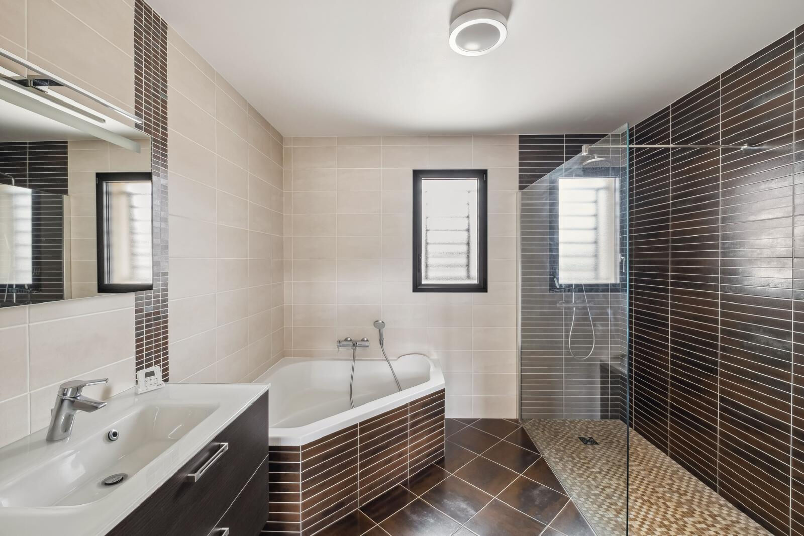 Photo 15 — JUNE IMMOBILIER