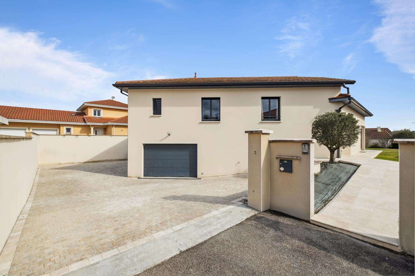 Photo 18 — JUNE IMMOBILIER