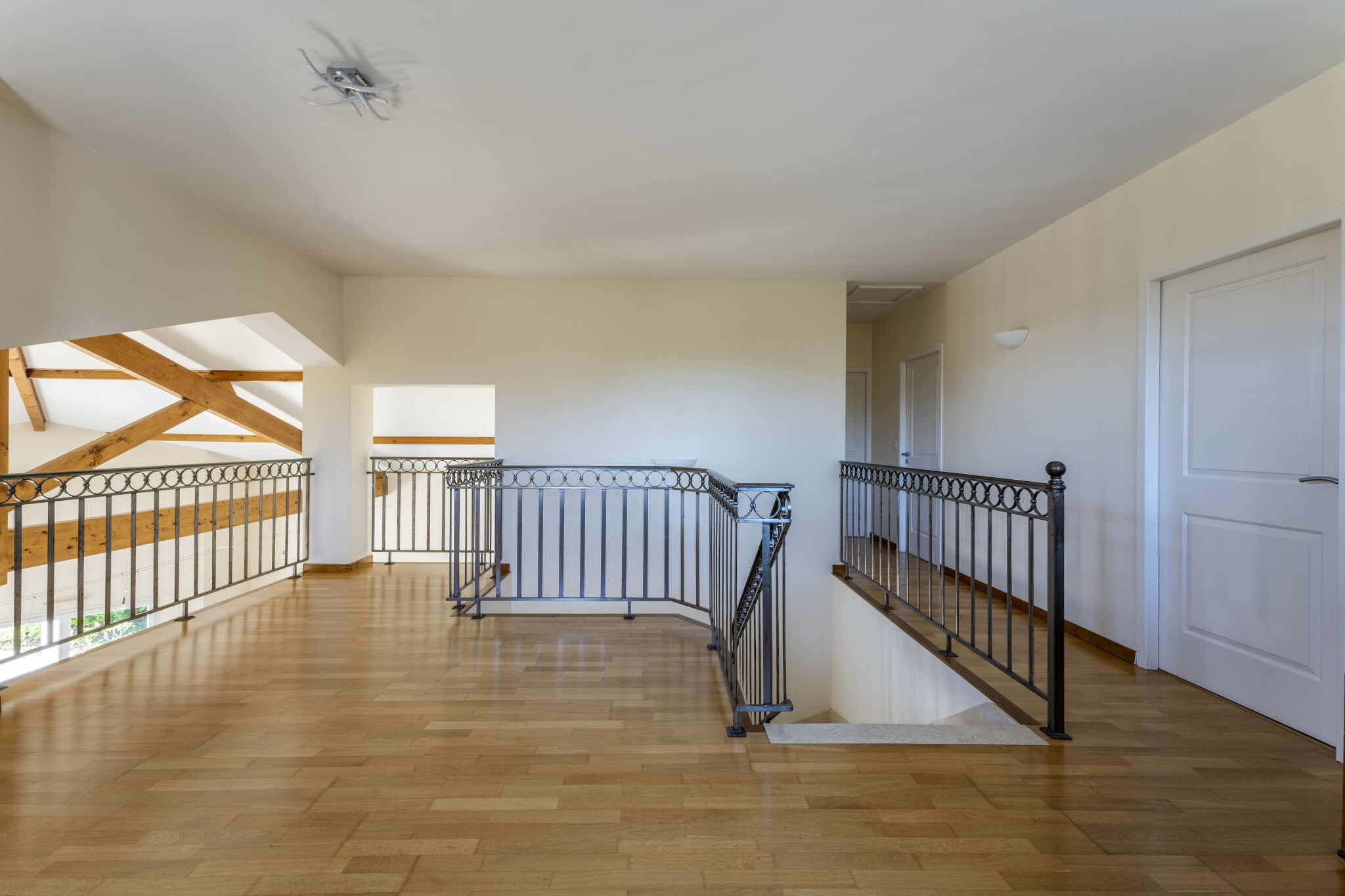 Photo 12 — JUNE IMMOBILIER