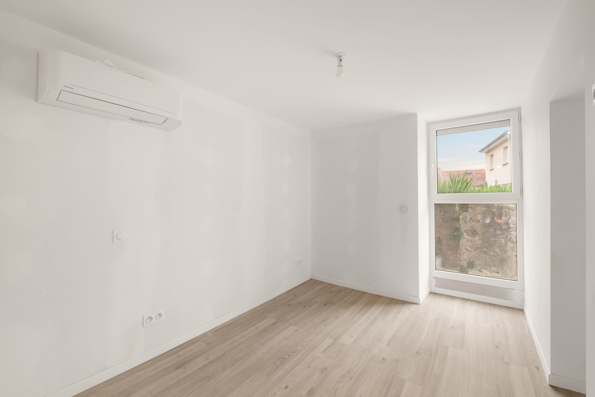 Photo 11 — JUNE IMMOBILIER