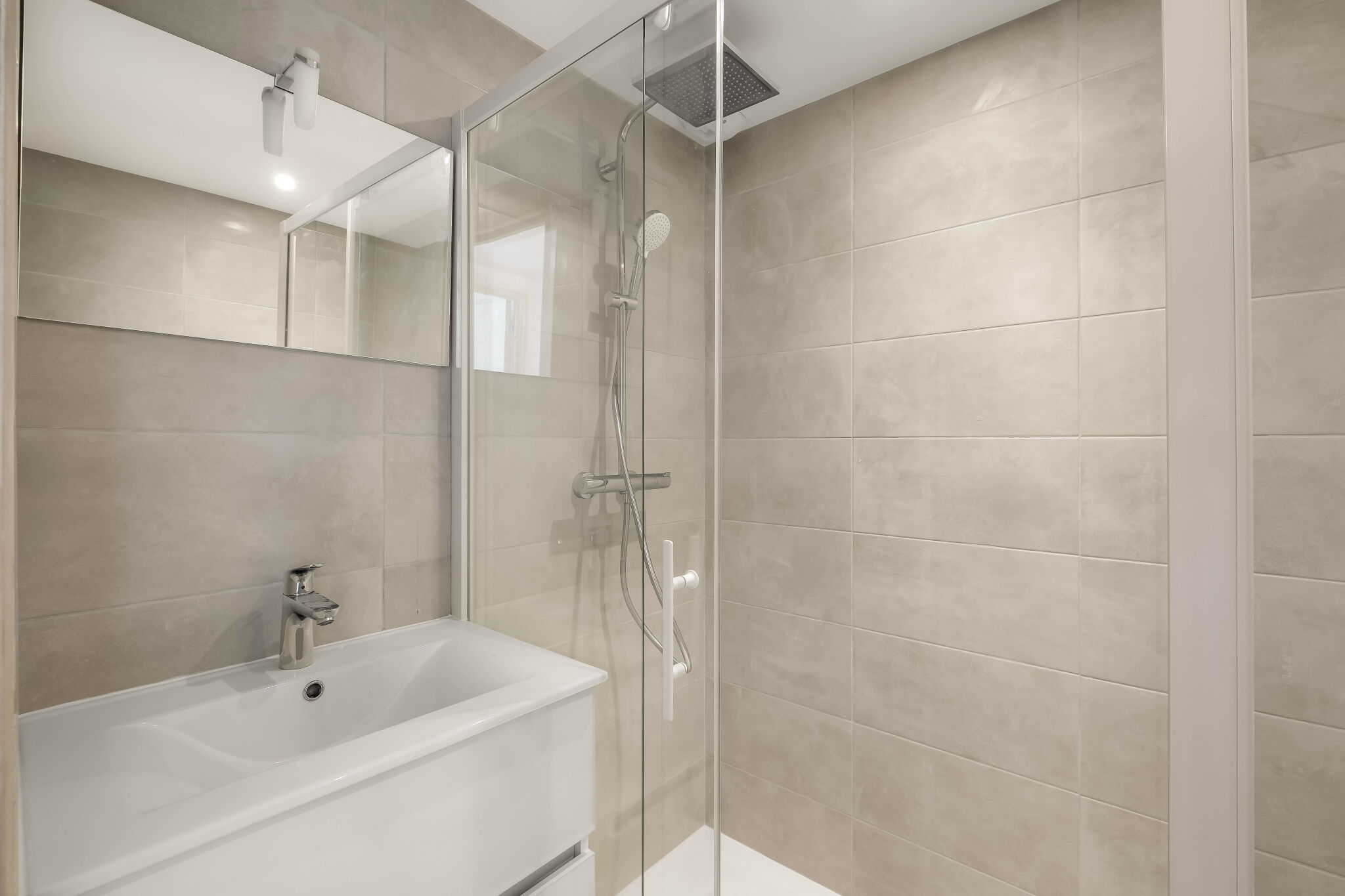 Photo 2 — JUNE IMMOBILIER