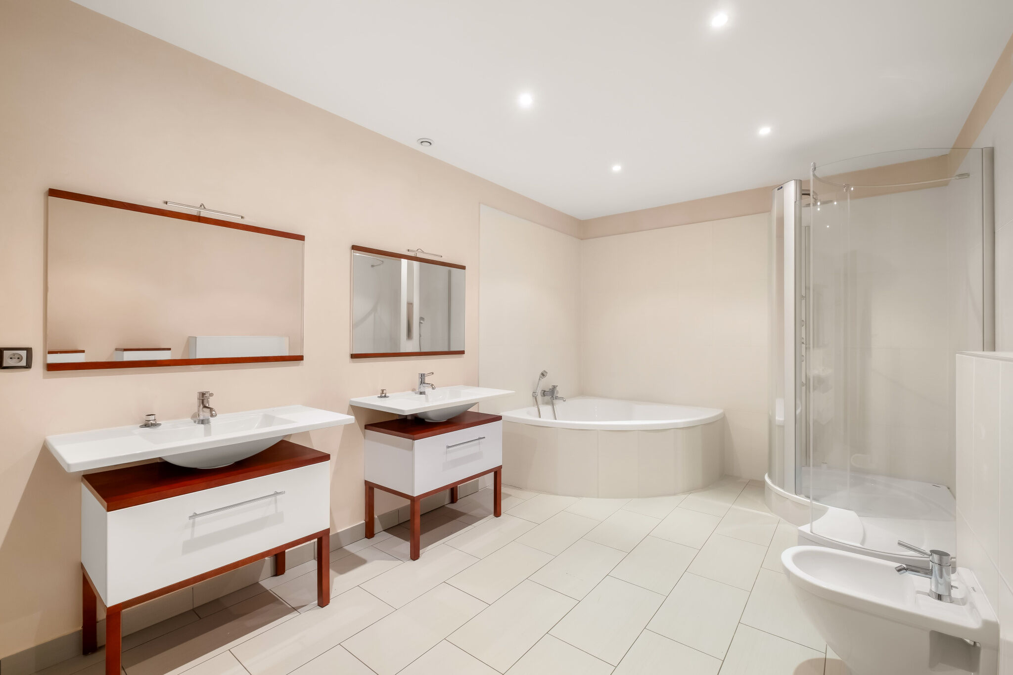 Photo 20 — JUNE IMMOBILIER