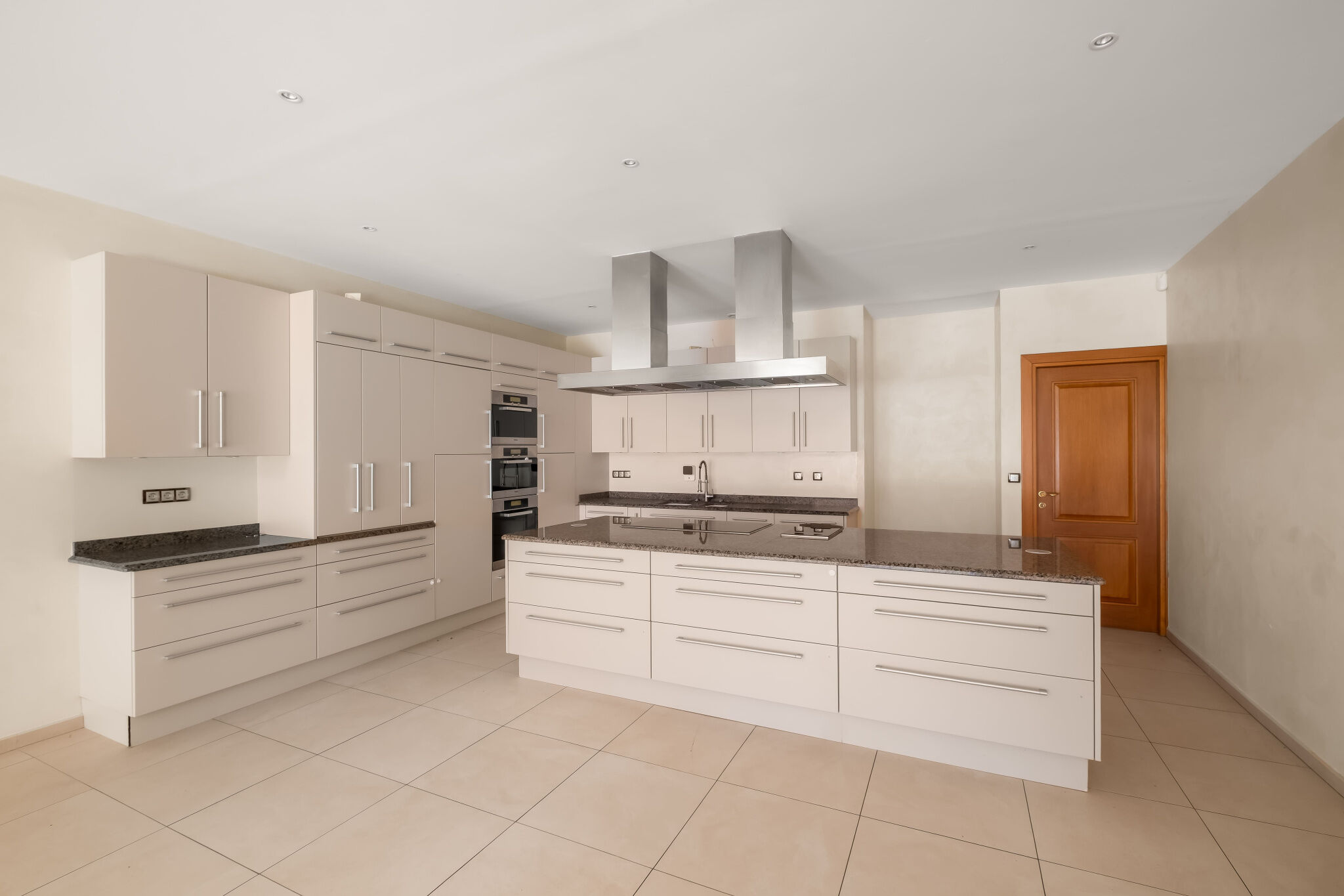 Photo 9 — JUNE IMMOBILIER
