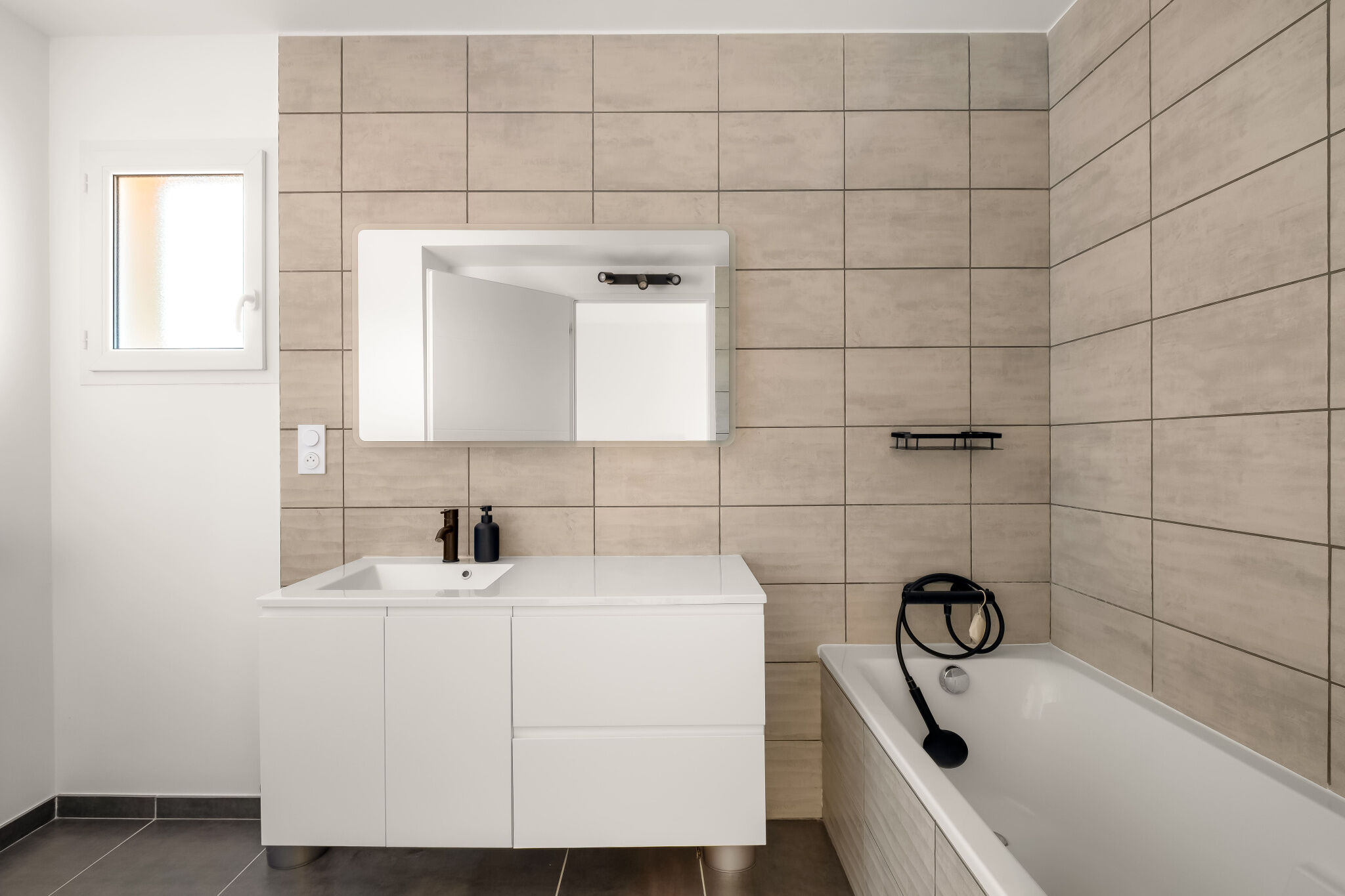 Photo 17 — JUNE IMMOBILIER