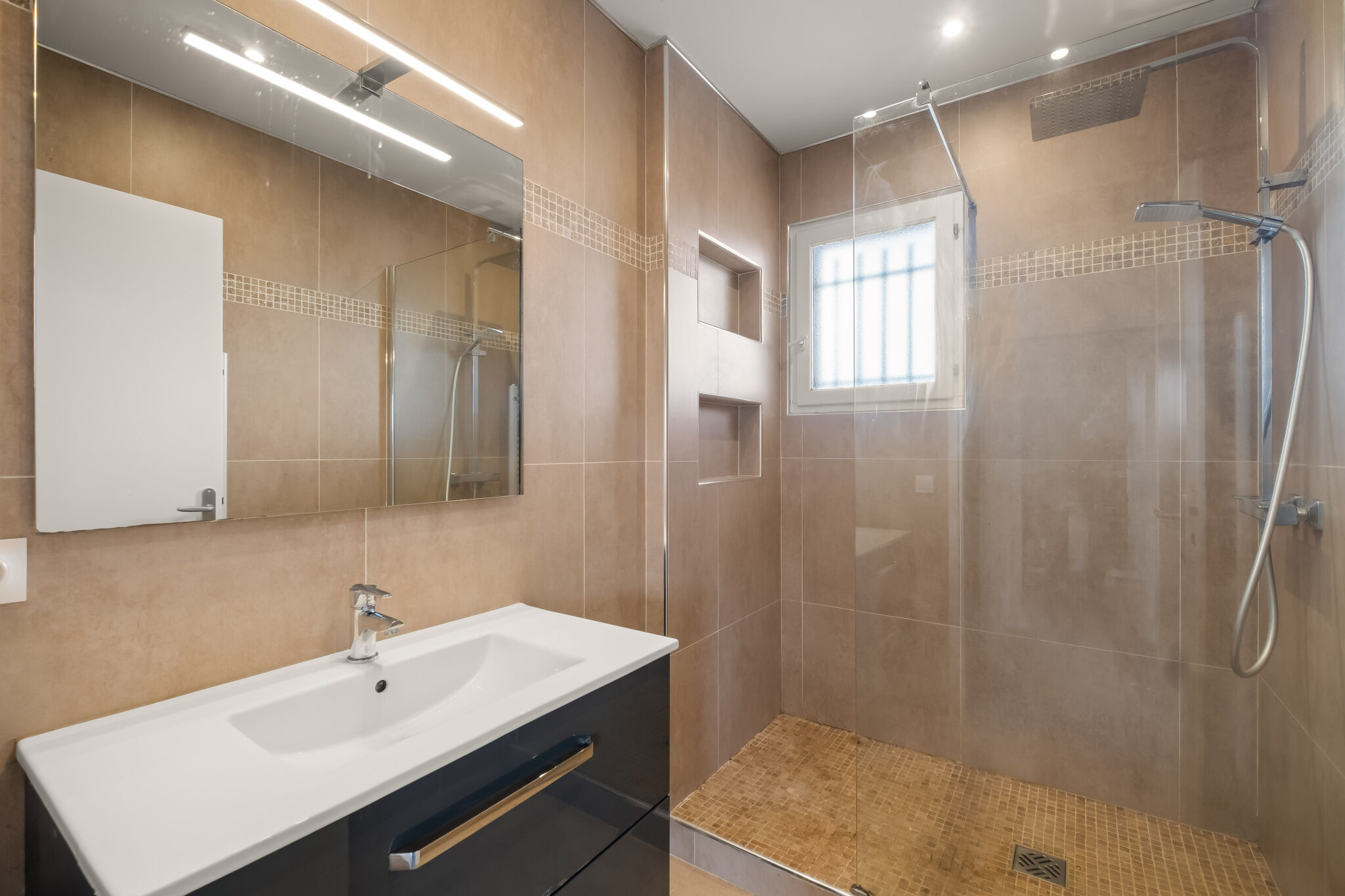 Photo 16 — JUNE IMMOBILIER