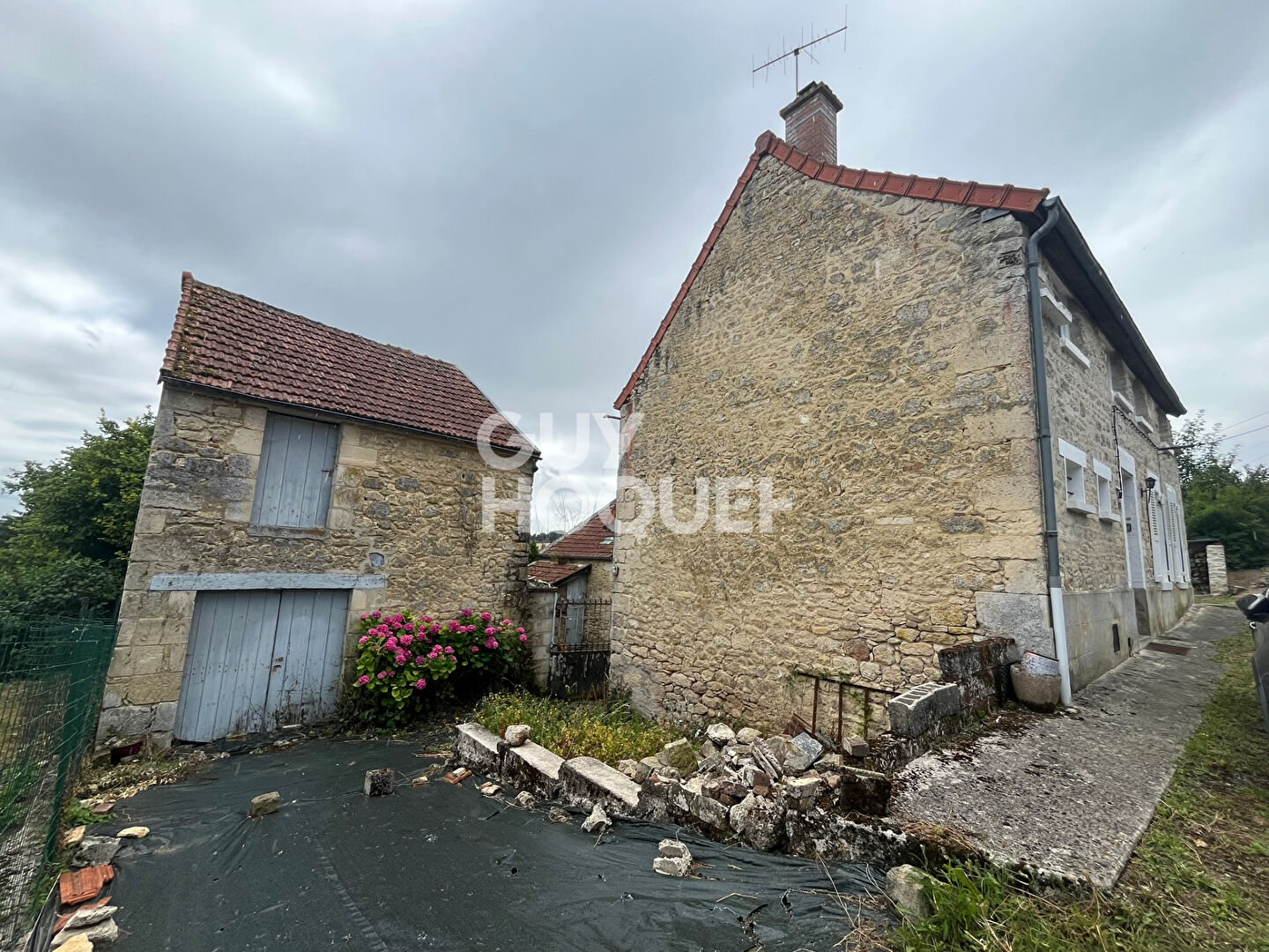 Photo 2 — GUY HOQUET LAON