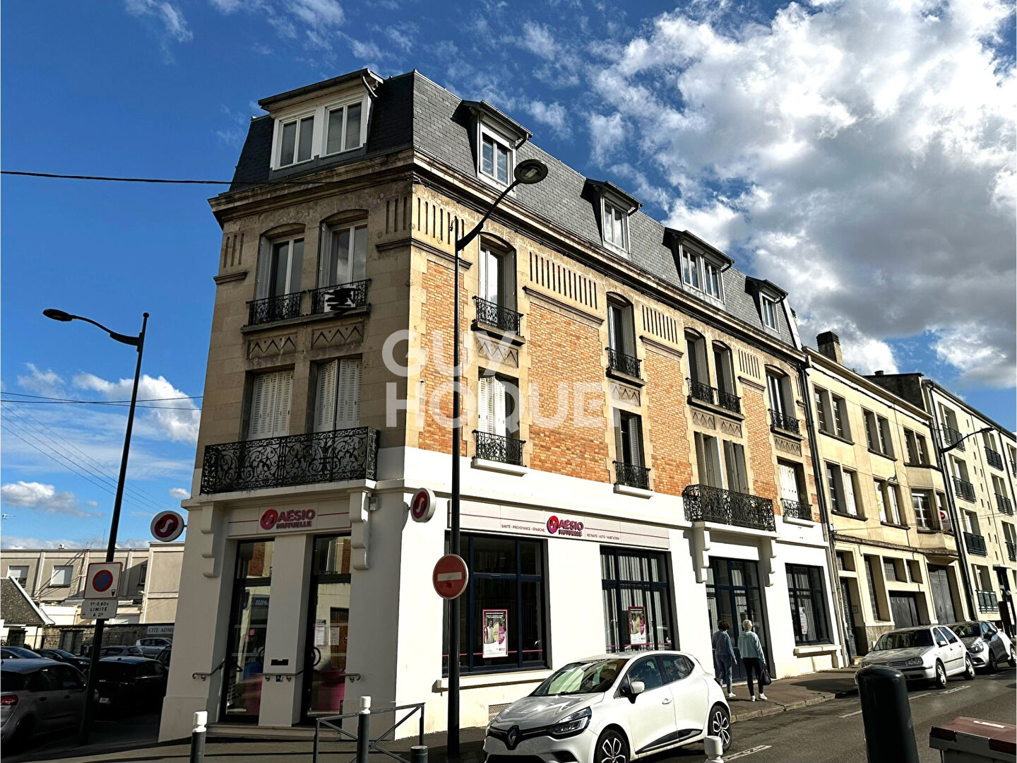 Photo 2 — GUY HOQUET SOISSONS