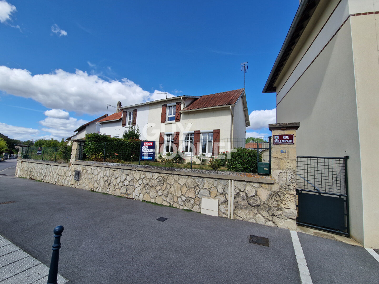 Photo 2 — GUY HOQUET SOISSONS