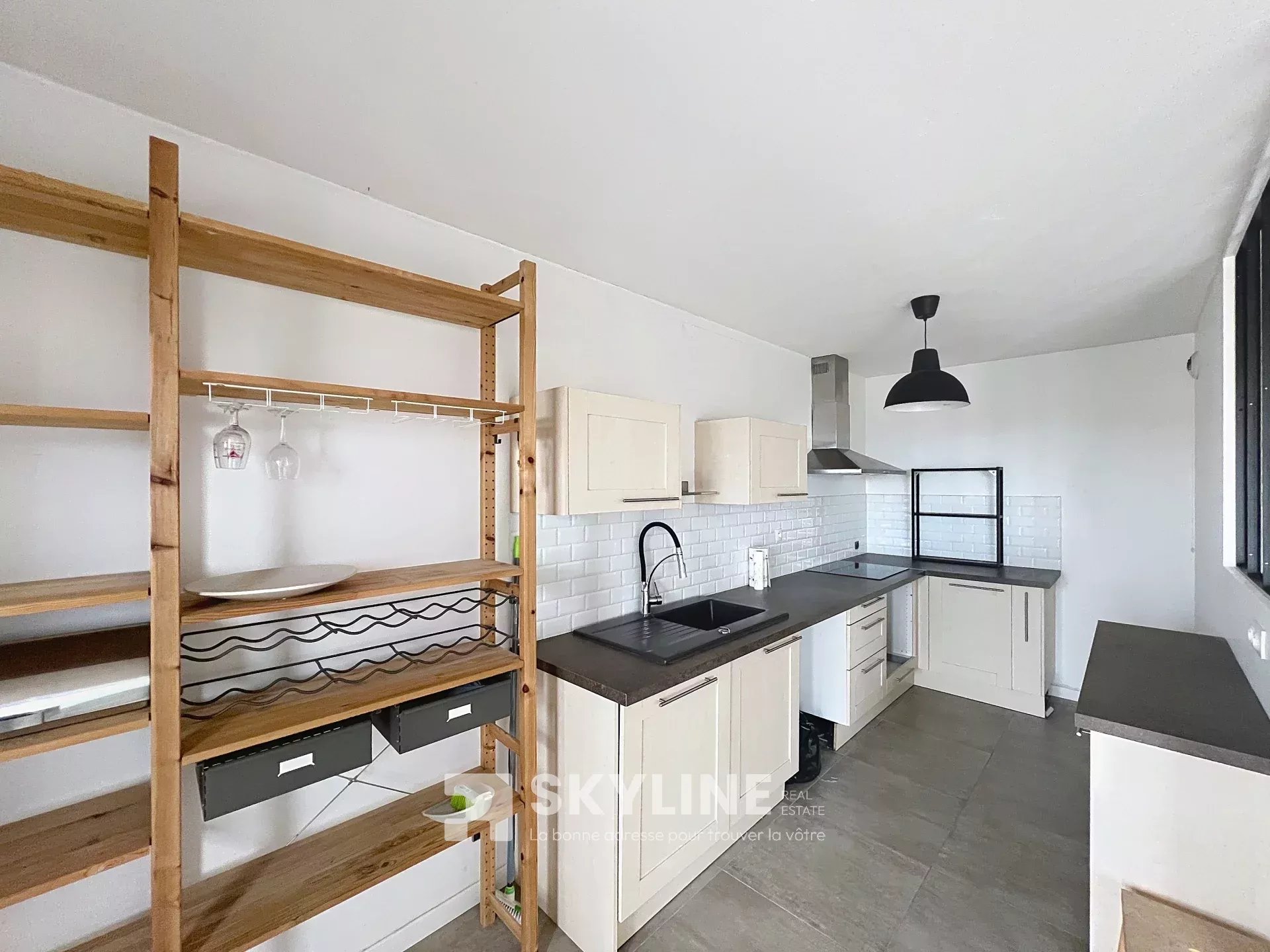 Photo 4 — SKYLINE REAL ESTATE