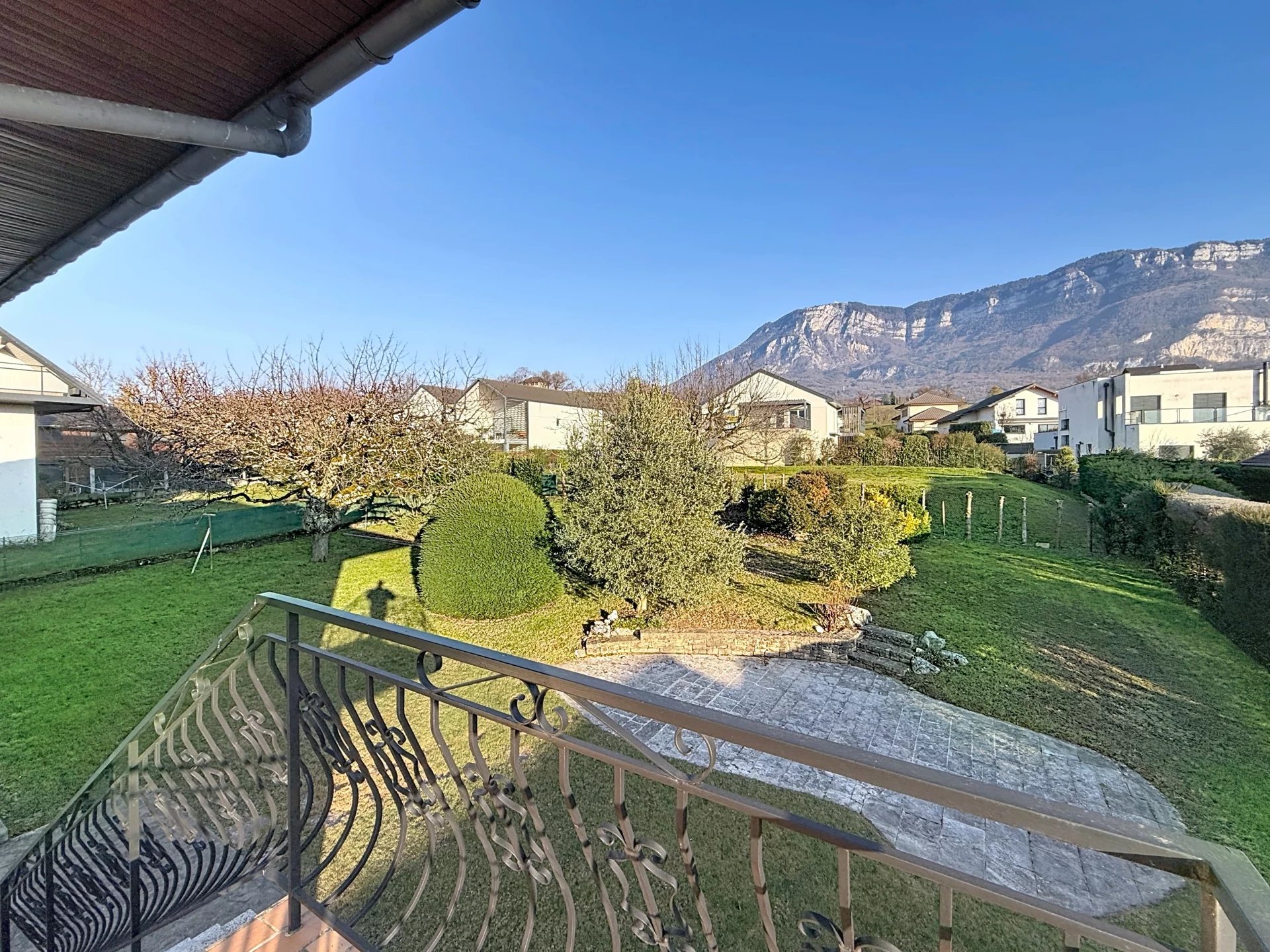 Photo 5 — SKYLINE REAL ESTATE
