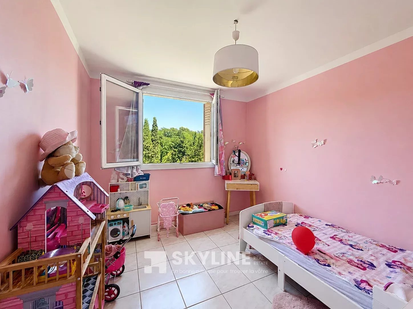 Photo 4 — SKYLINE REAL ESTATE