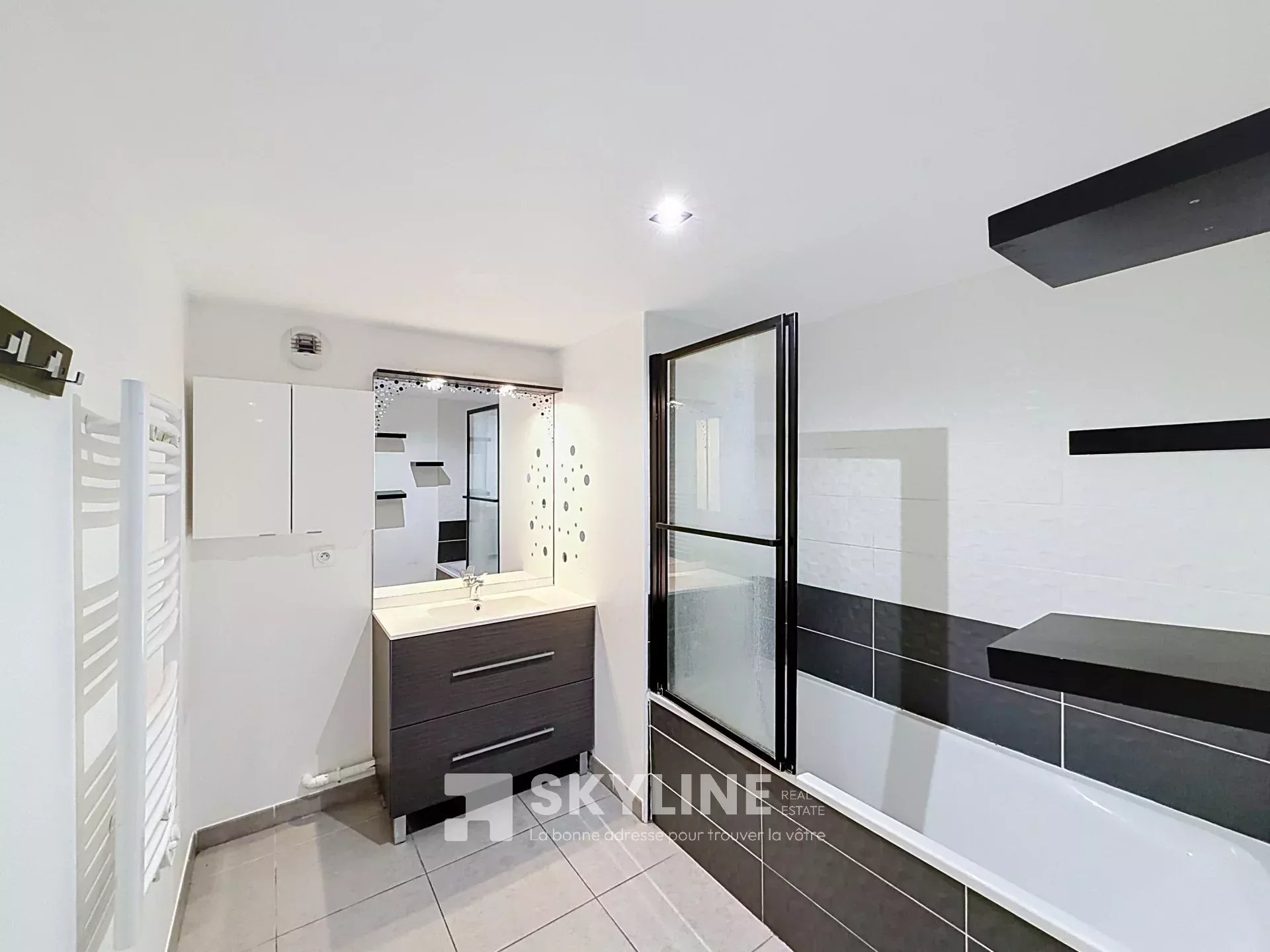 Photo 8 — SKYLINE REAL ESTATE