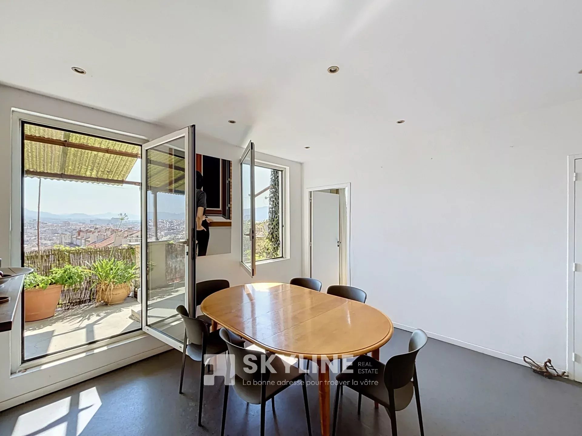 Photo 5 — SKYLINE REAL ESTATE