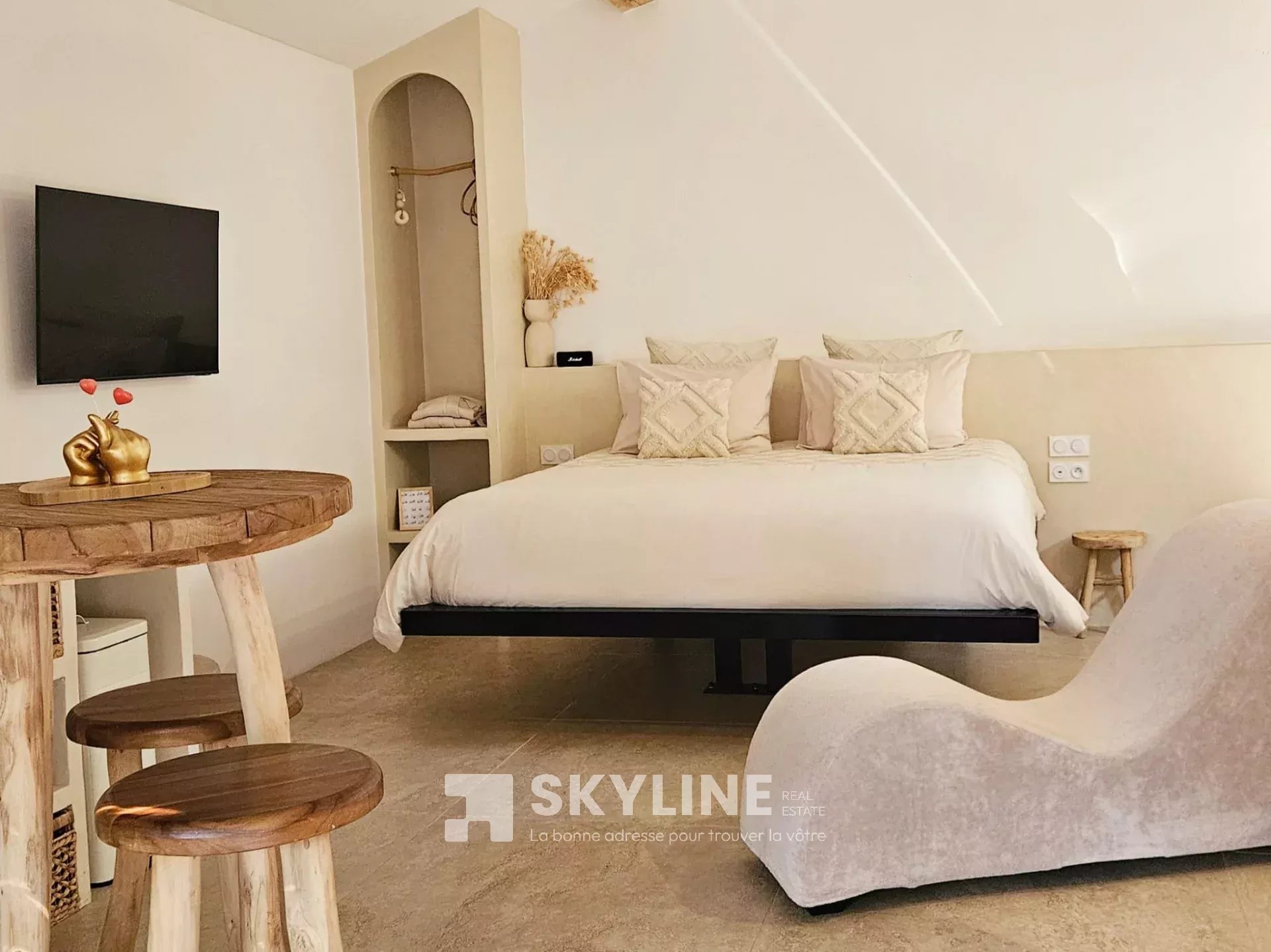 Photo 8 — SKYLINE REAL ESTATE