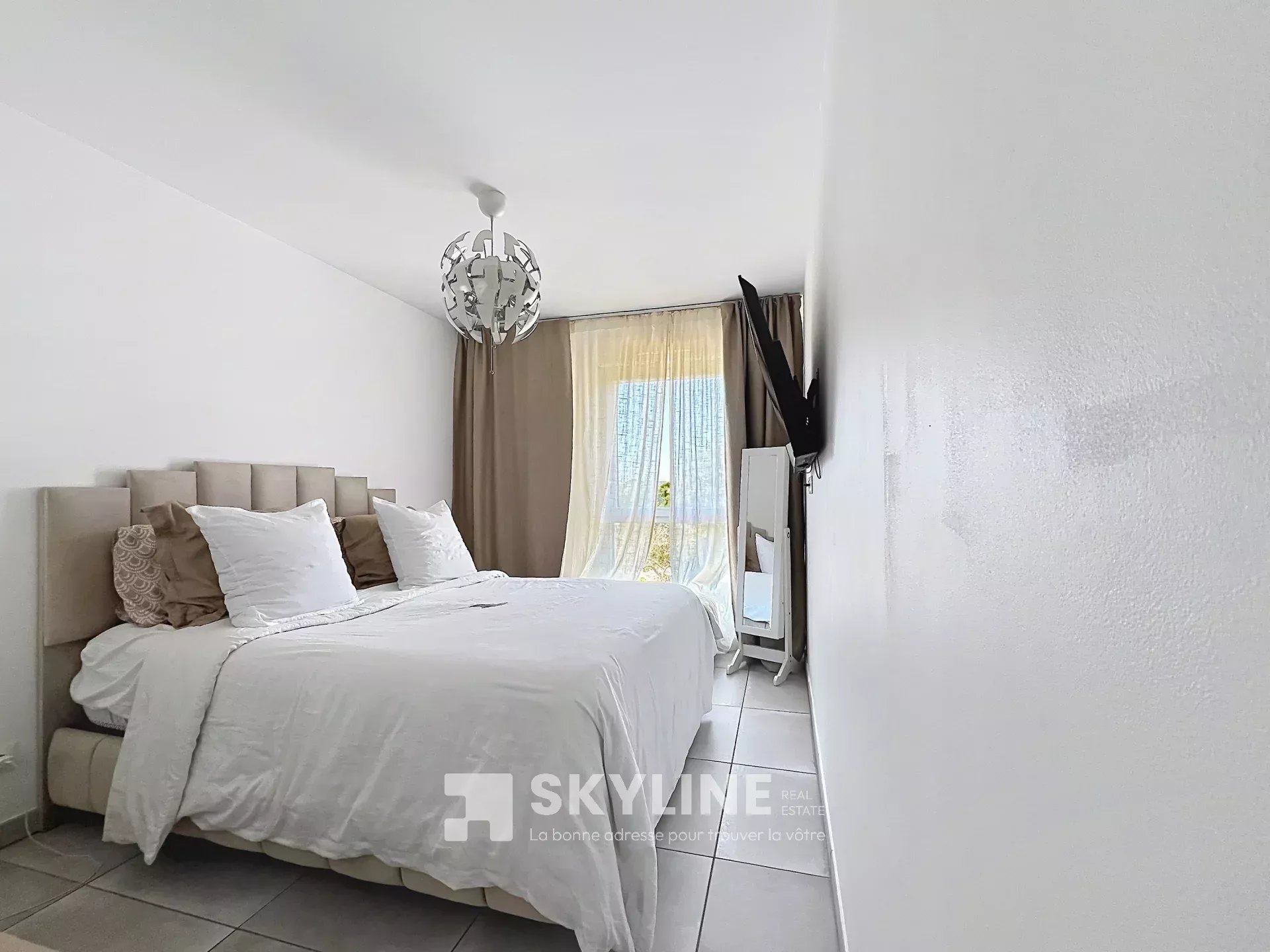 Photo 2 — SKYLINE REAL ESTATE
