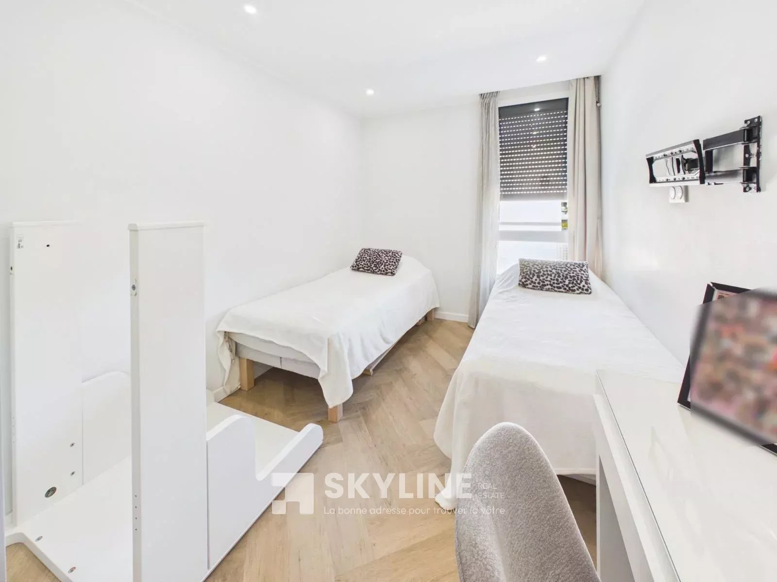 Photo 9 — SKYLINE REAL ESTATE
