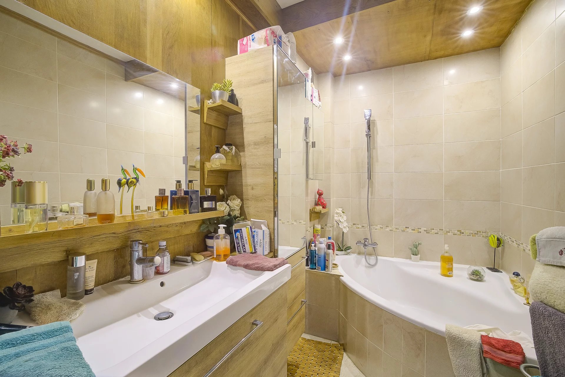 Photo 9 — SKYLINE REAL ESTATE