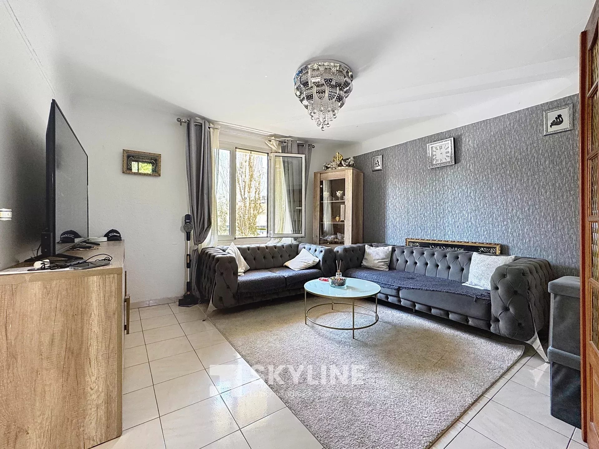 Photo 2 — SKYLINE REAL ESTATE