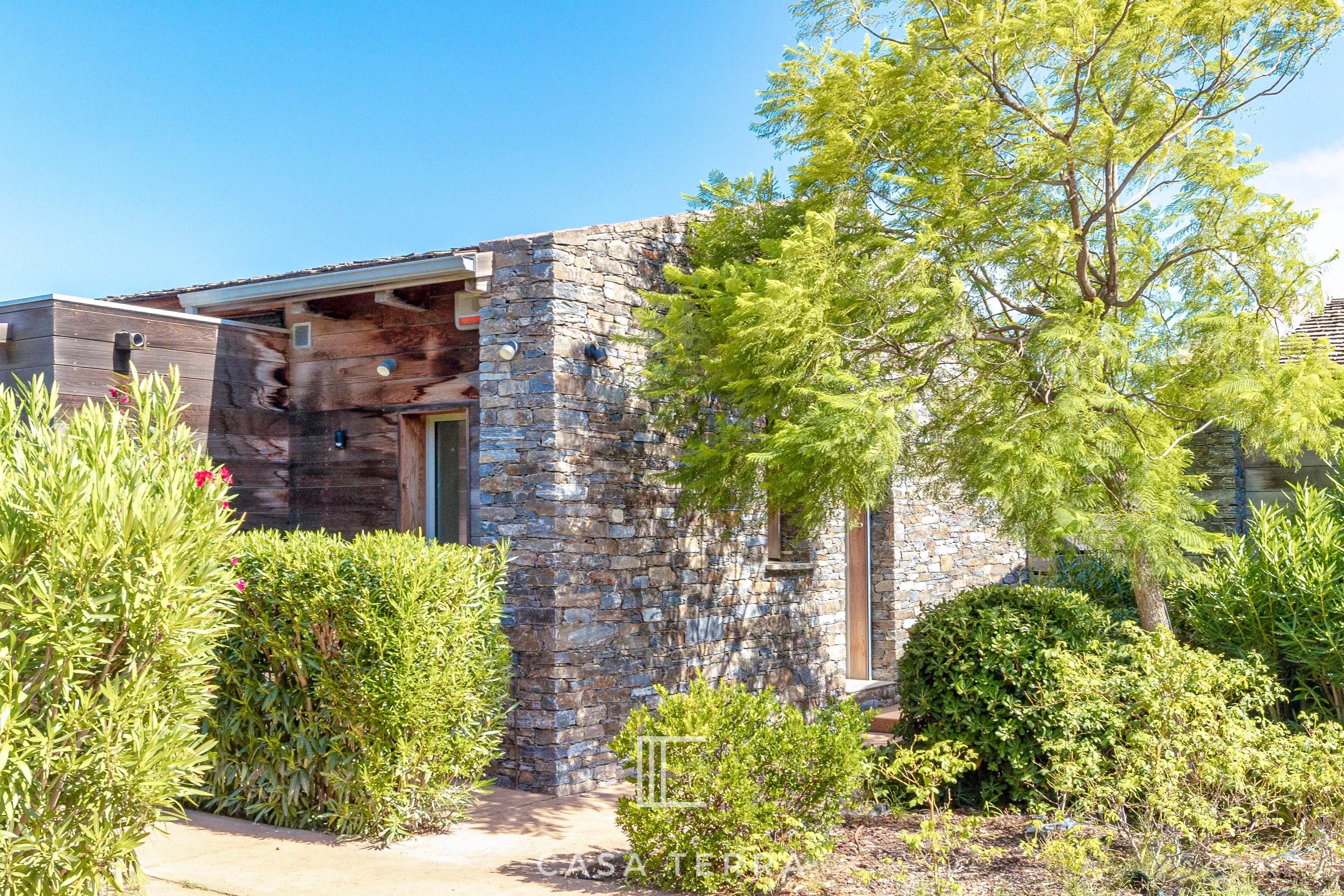 Photo 3 — Casa Terra Real Estate