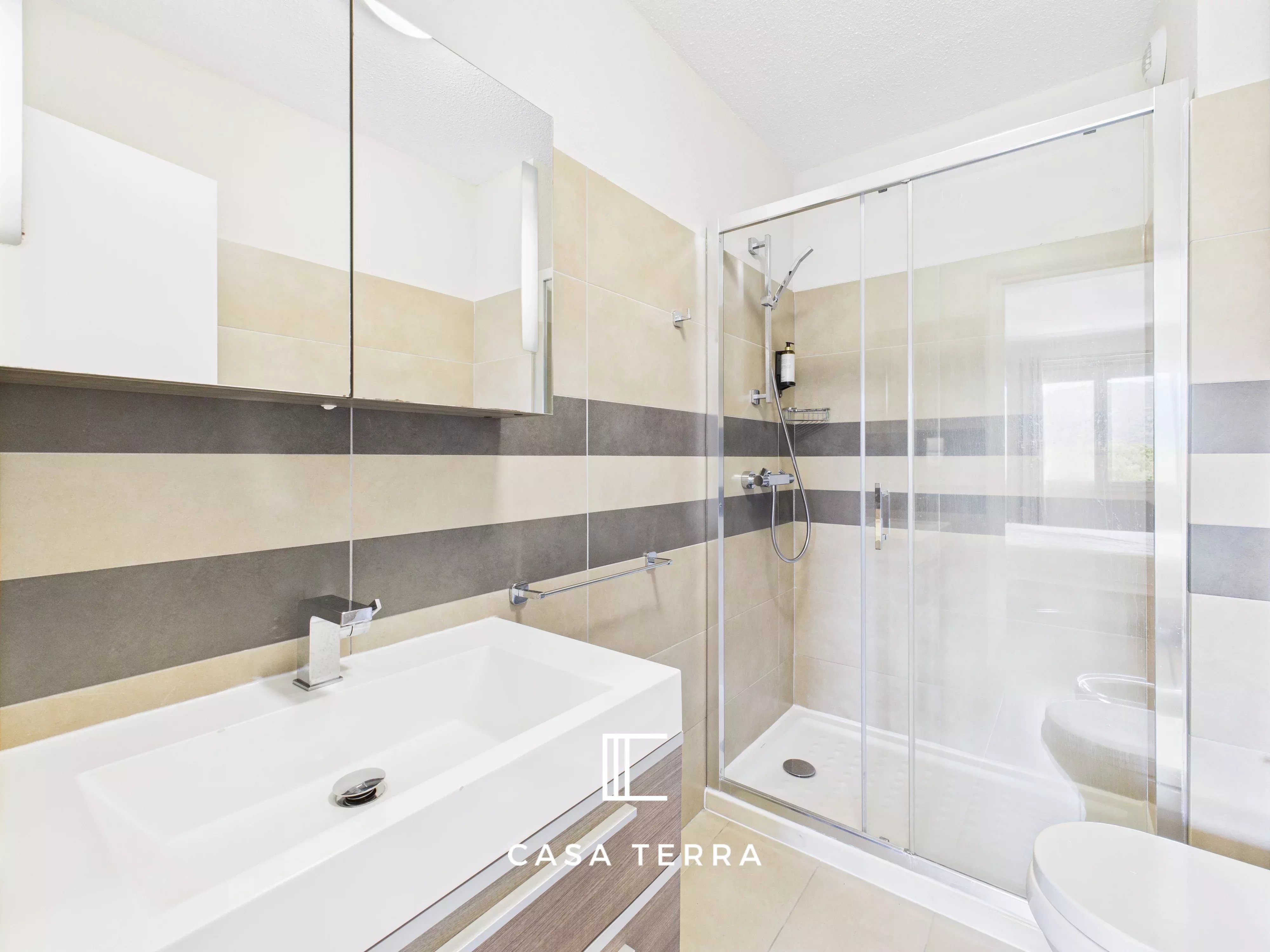 Photo 9 — Casa Terra Real Estate