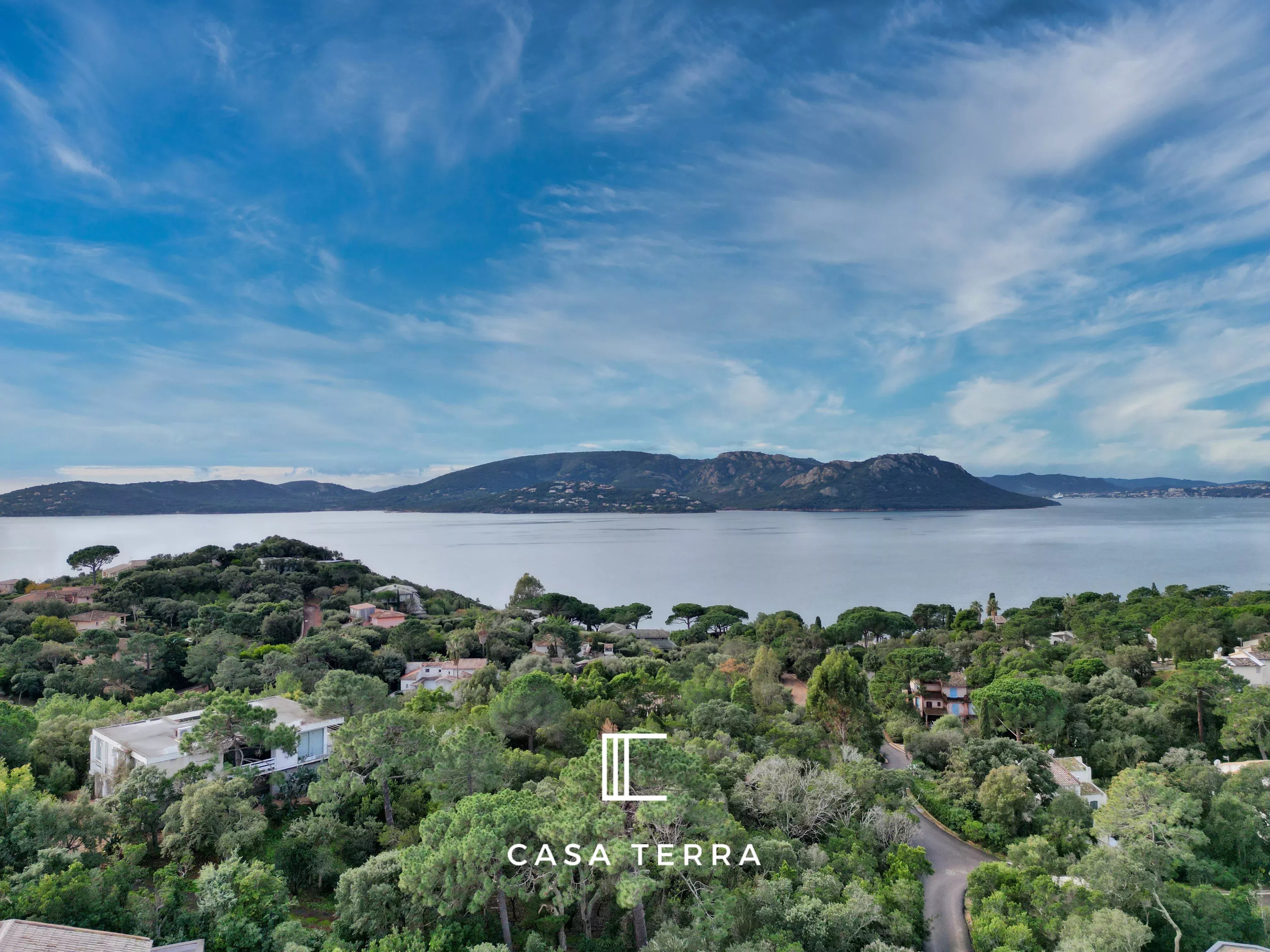 Photo 4 — Casa Terra Real Estate