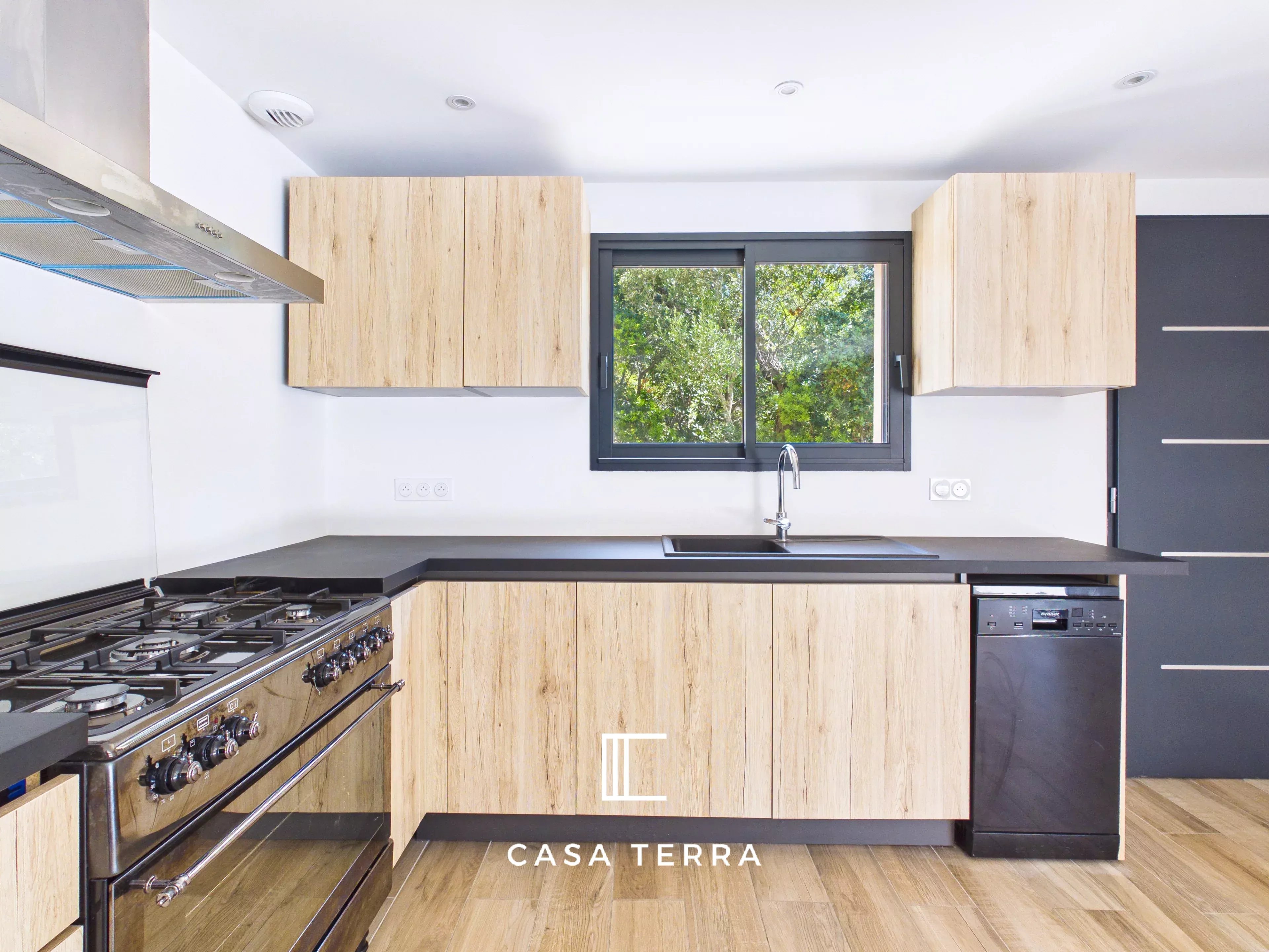 Photo 19 — Casa Terra Real Estate