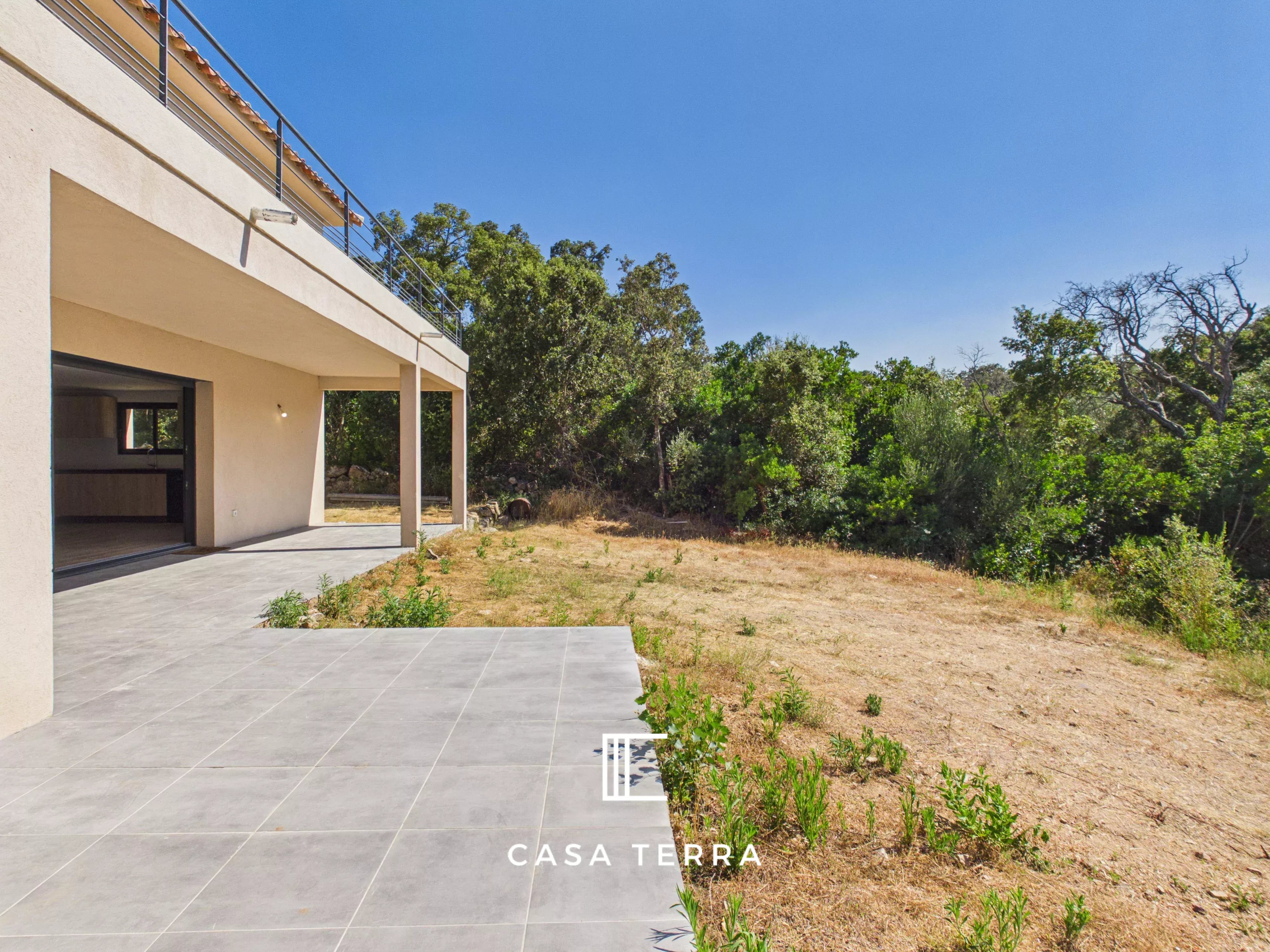 Photo 5 — Casa Terra Real Estate
