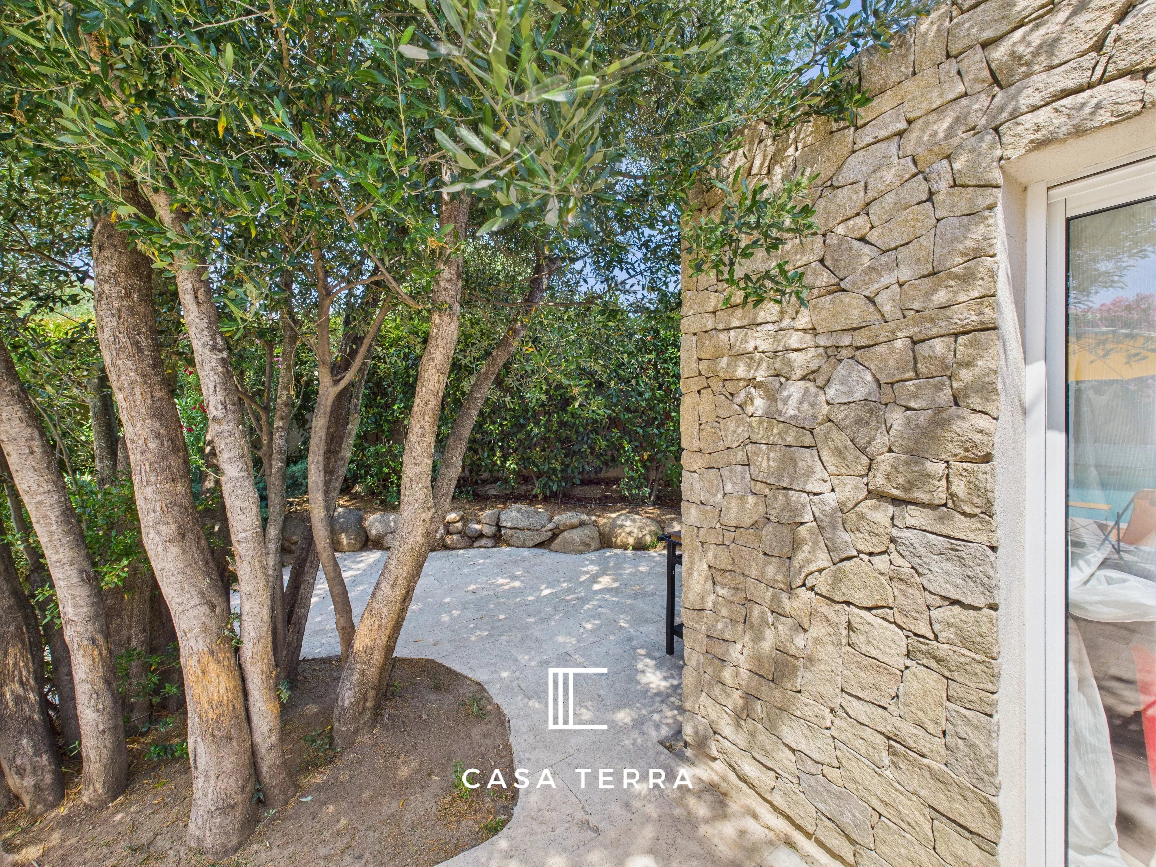 Photo 2 — Casa Terra Real Estate