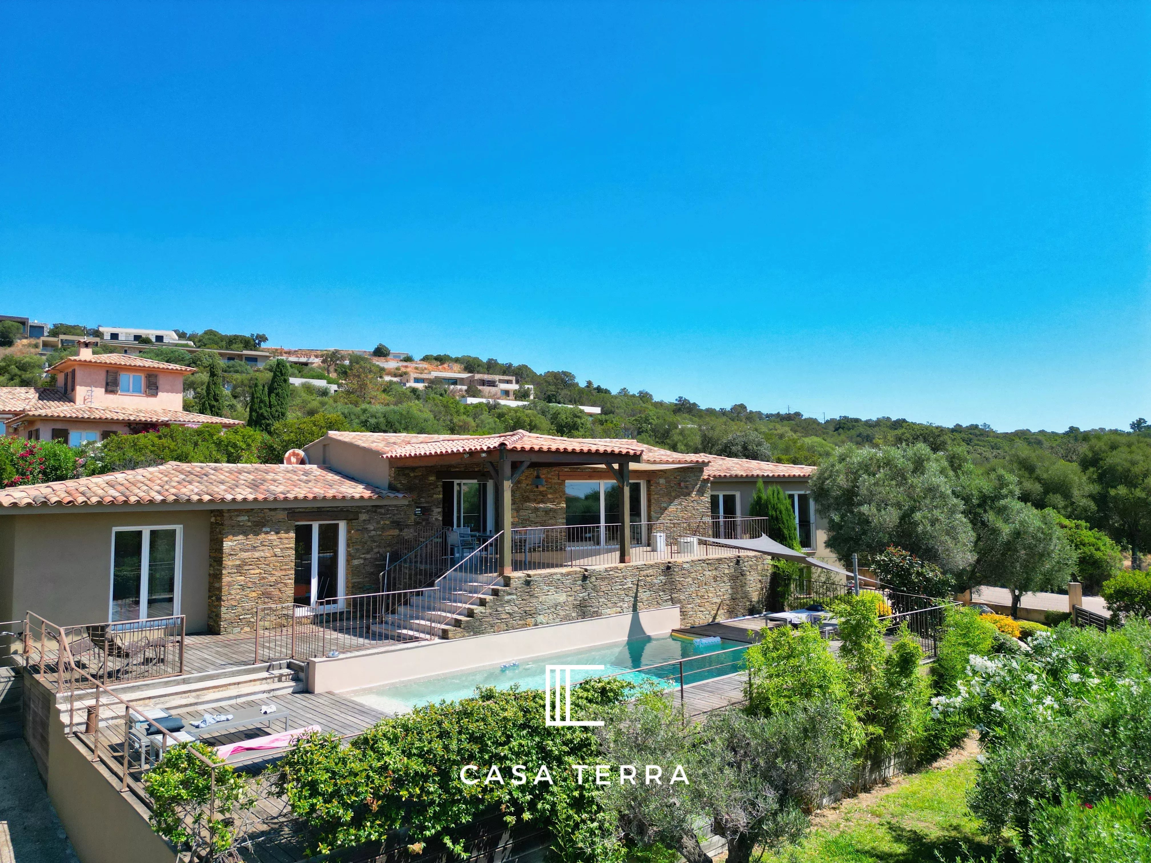 Photo 4 — Casa Terra Real Estate