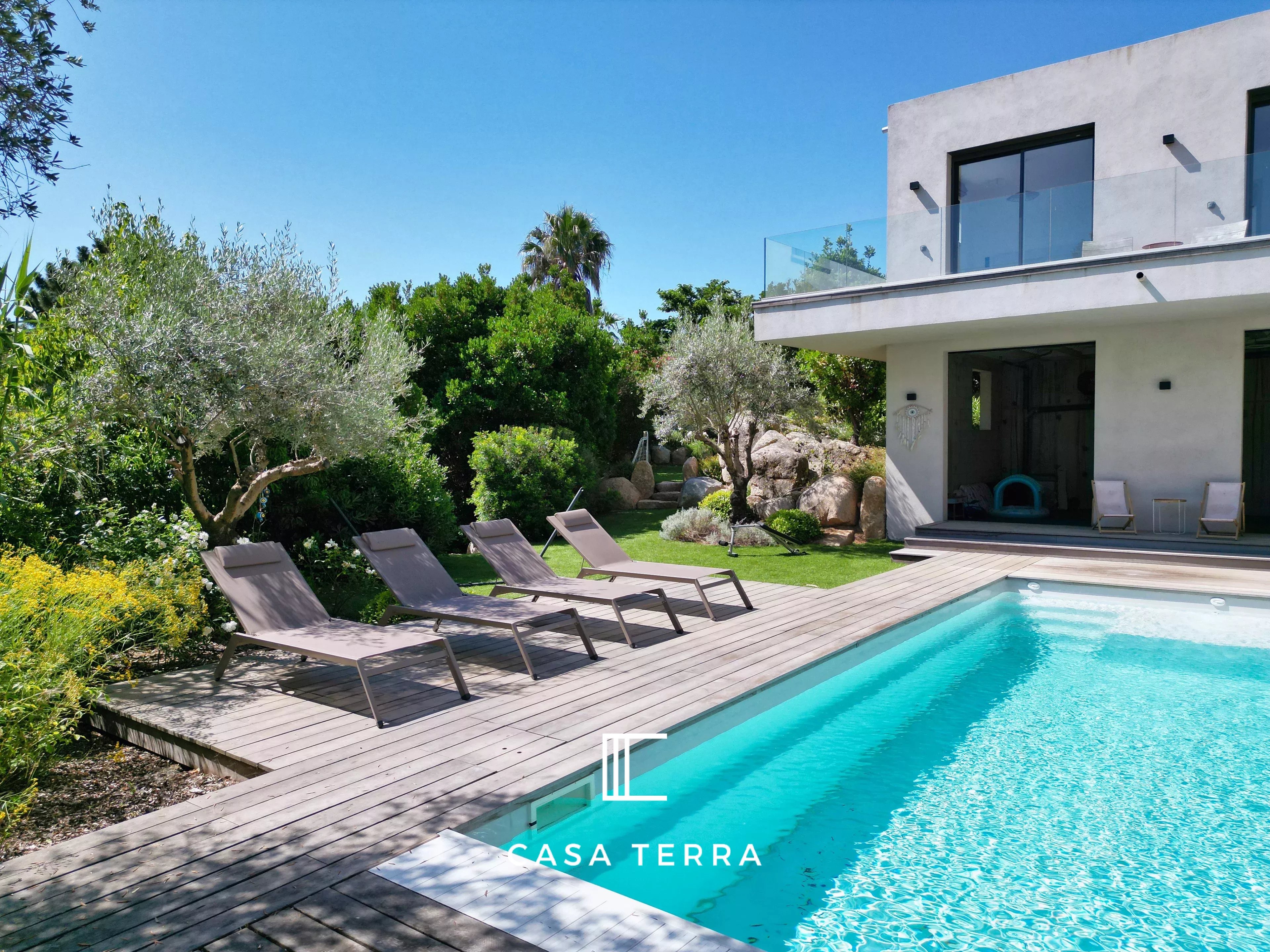 Photo 5 — Casa Terra Real Estate