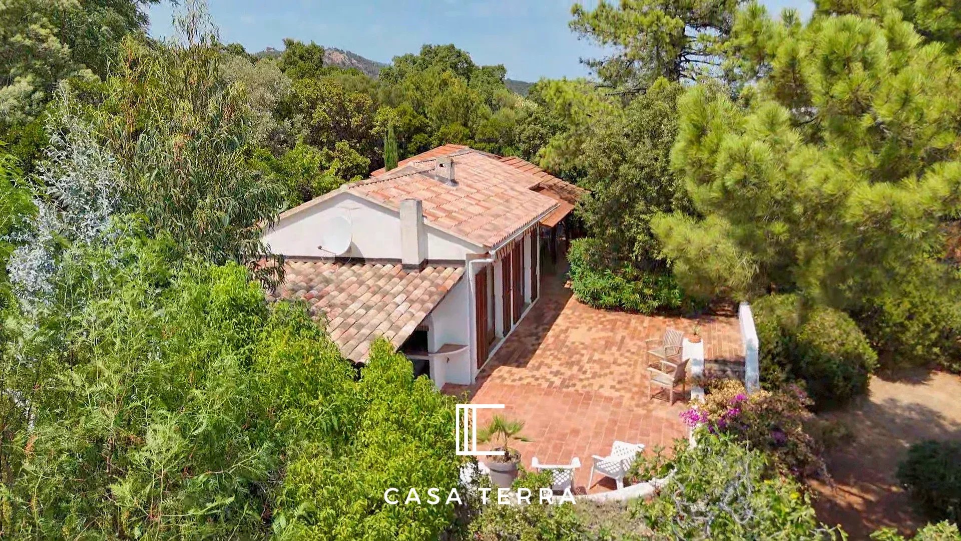 Photo 2 — Casa Terra Real Estate