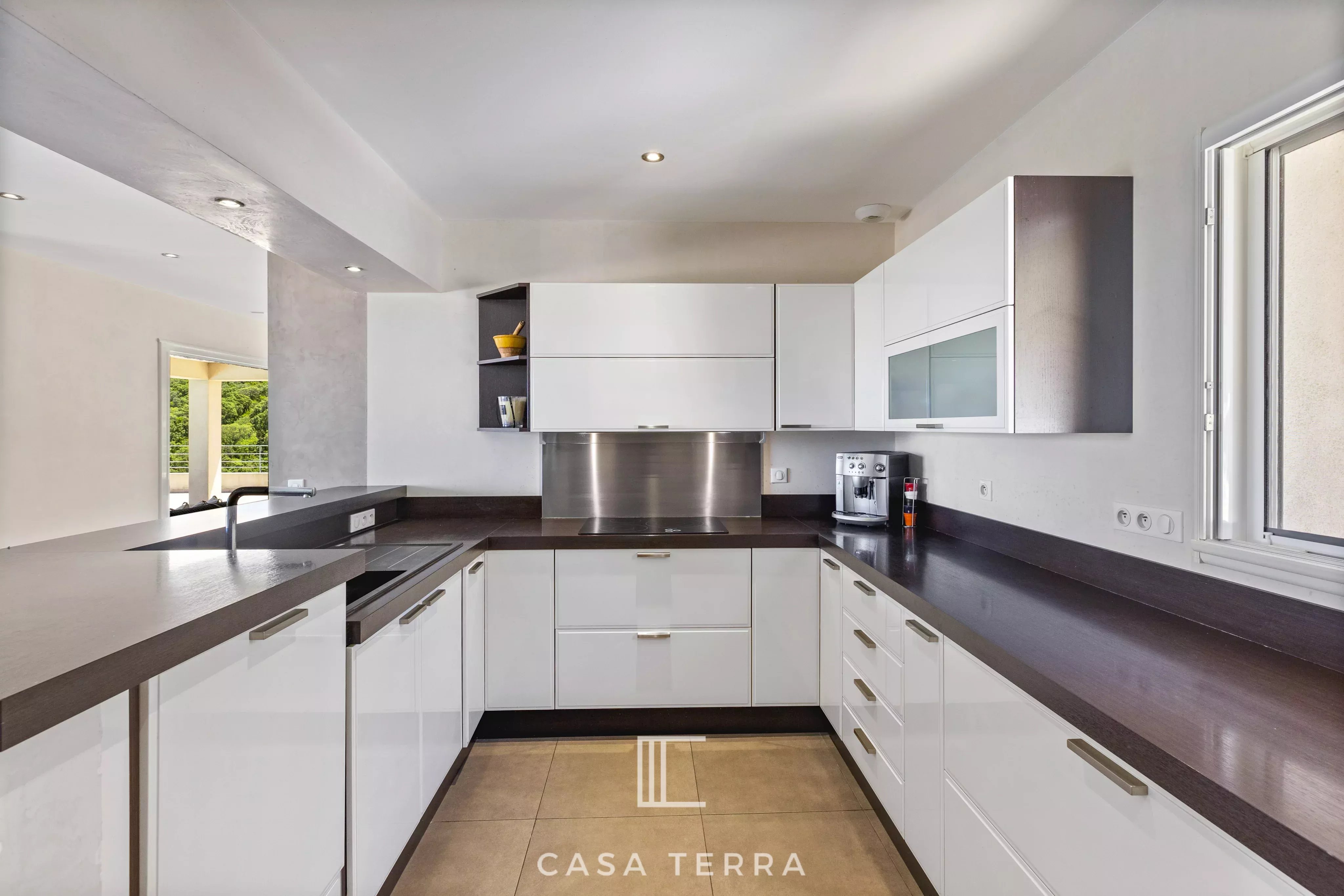 Photo 4 — Casa Terra Real Estate