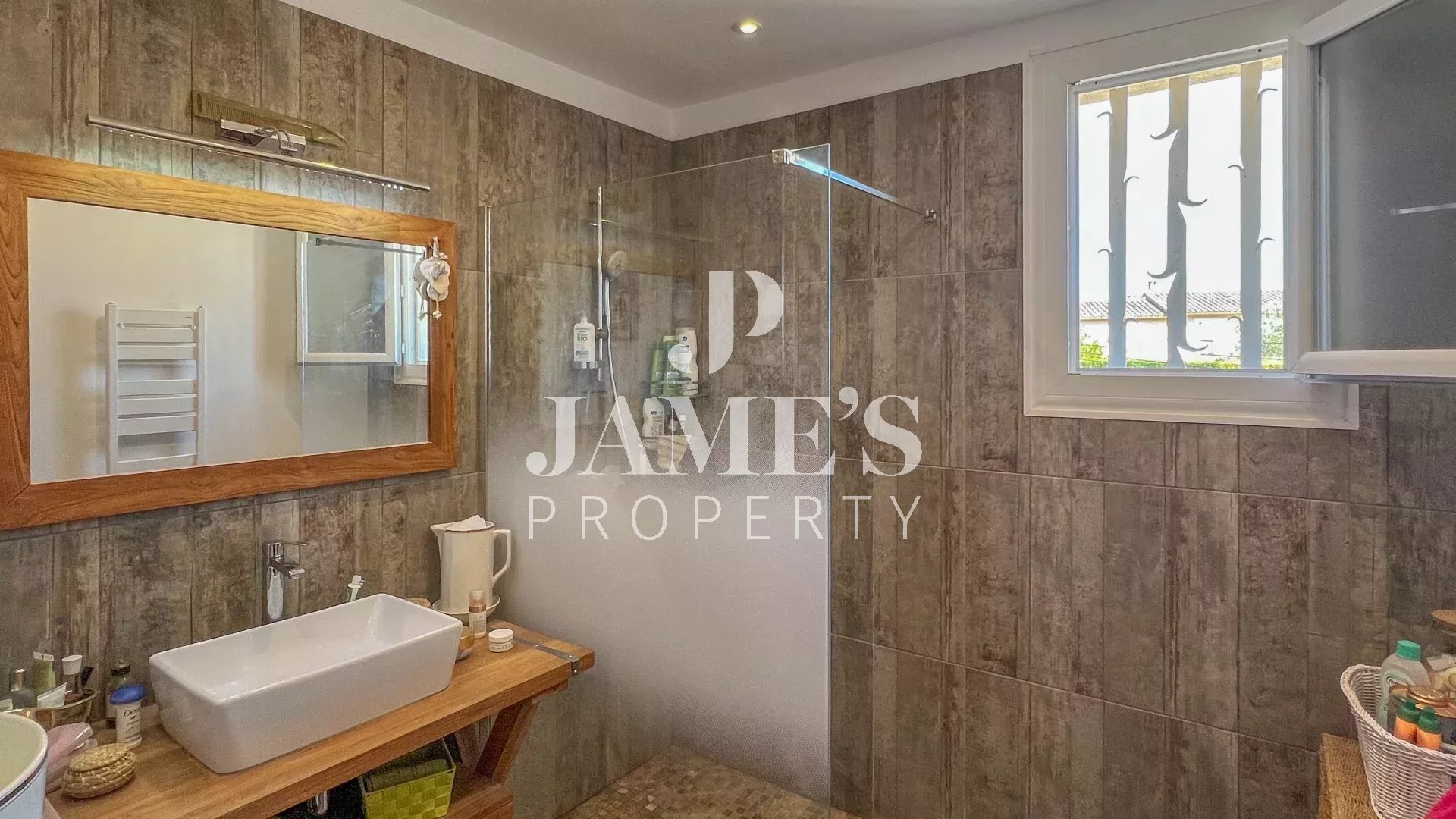Photo 8 — JAME'S PROPERTY