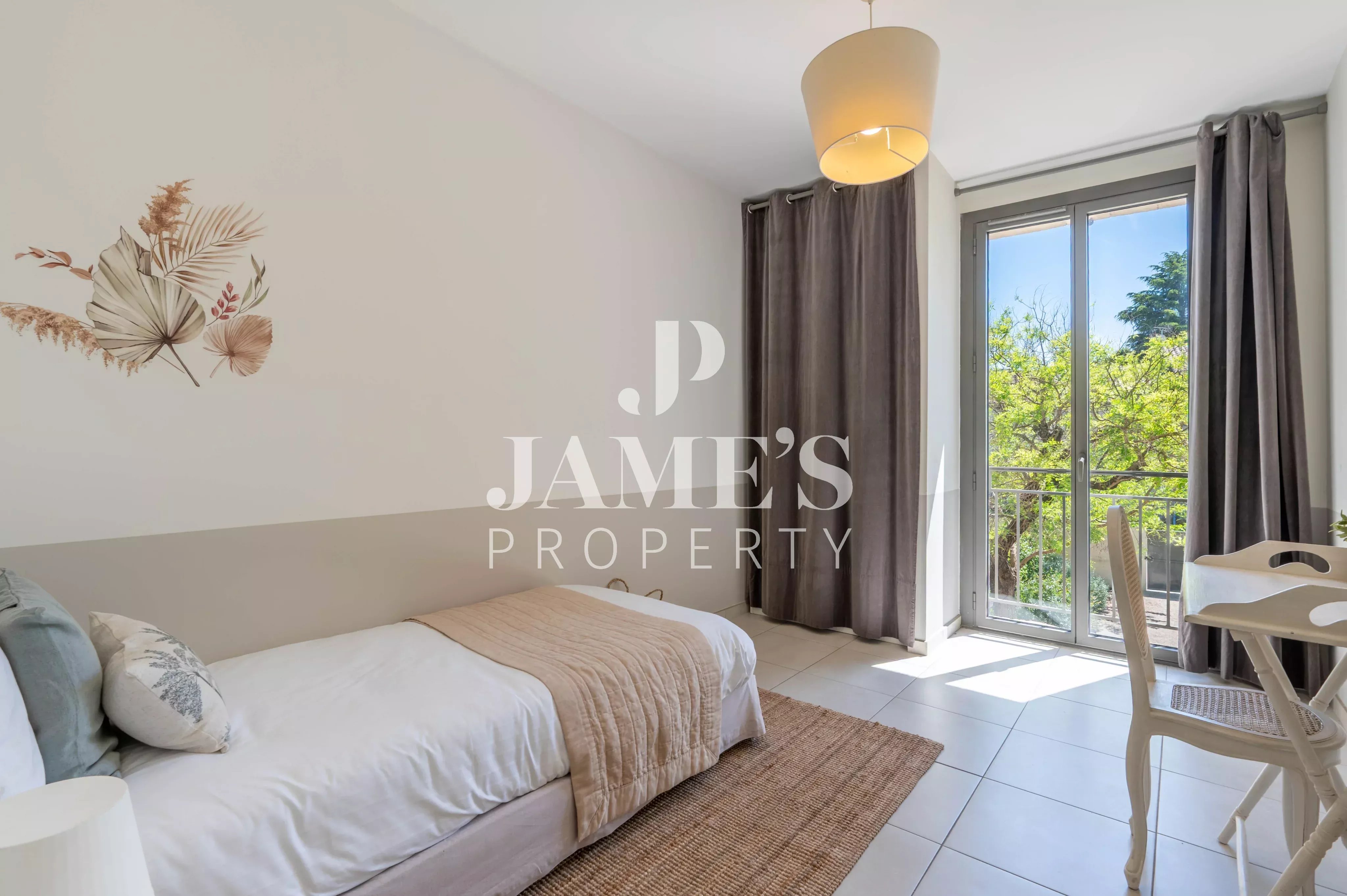 Photo 7 — JAME'S PROPERTY
